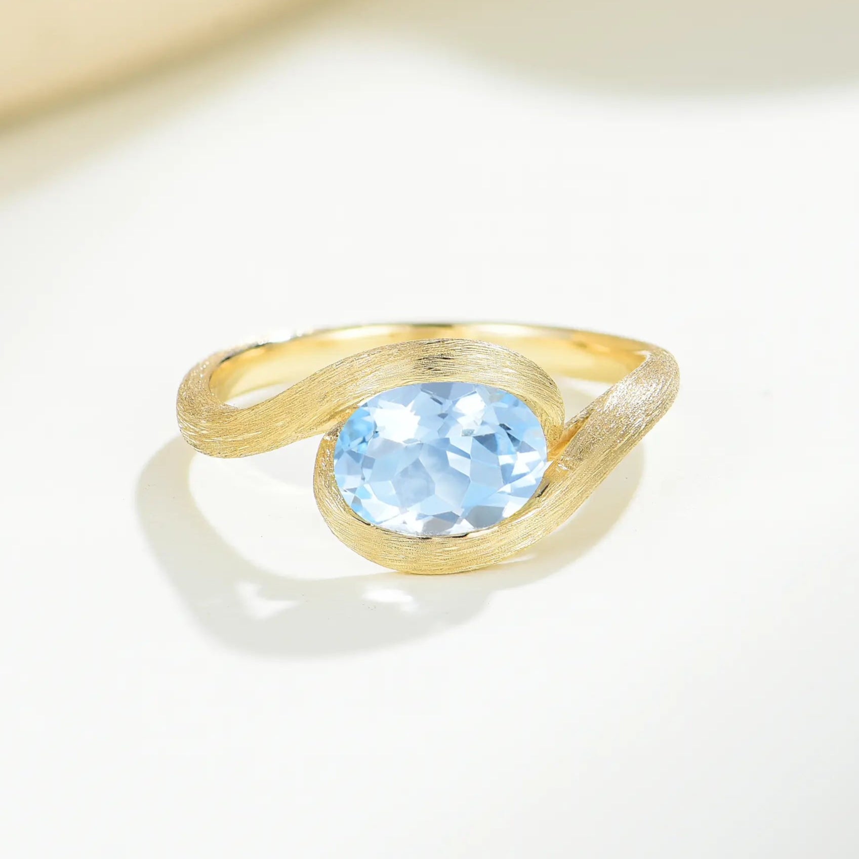 Eternal Wave Oval Natural Aquamarine East-West Ring 14k yellow gold