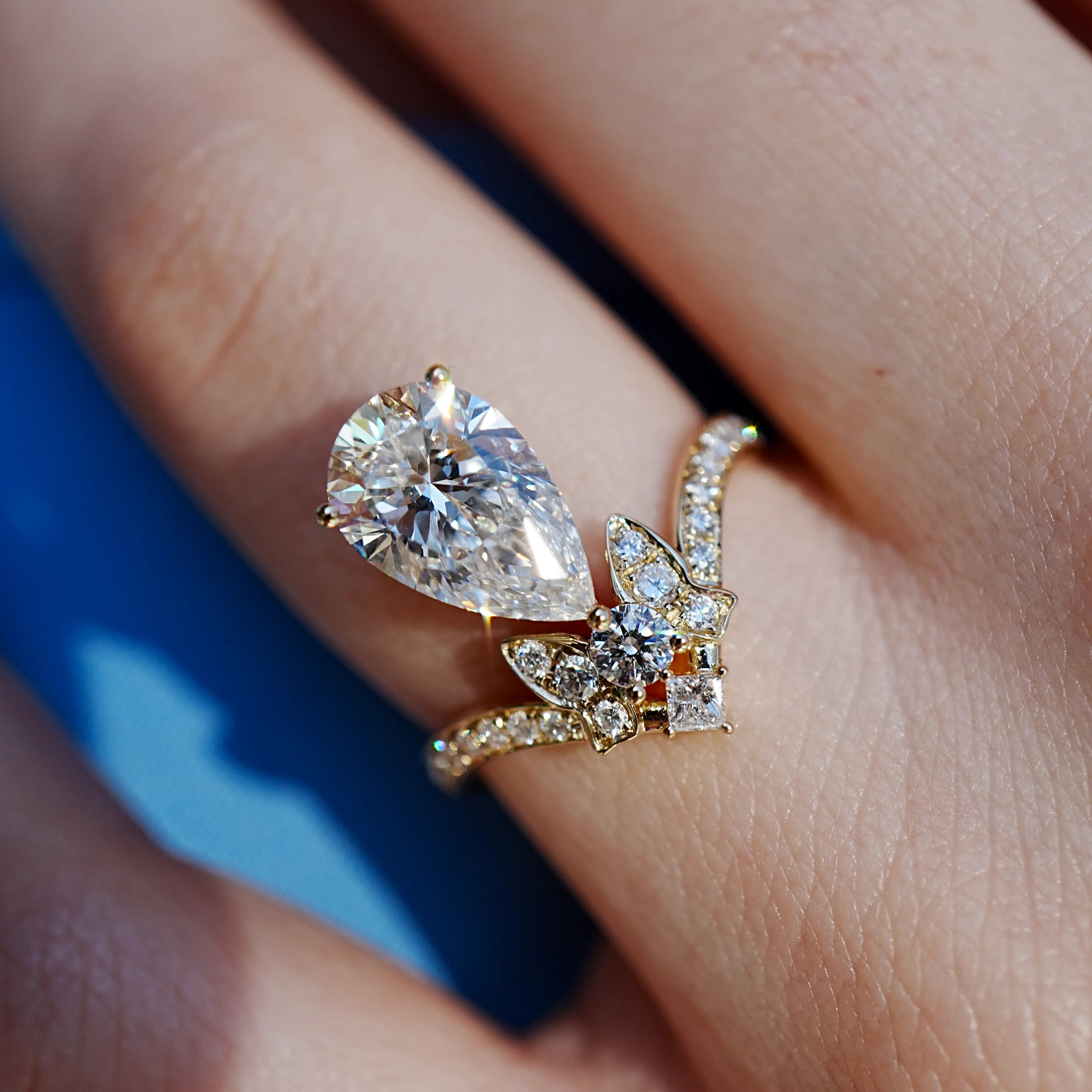 Kai Heirloom Revival Royal Ribbon Pear 2.46ct Lab Diamond Ring in 14k yellow gold