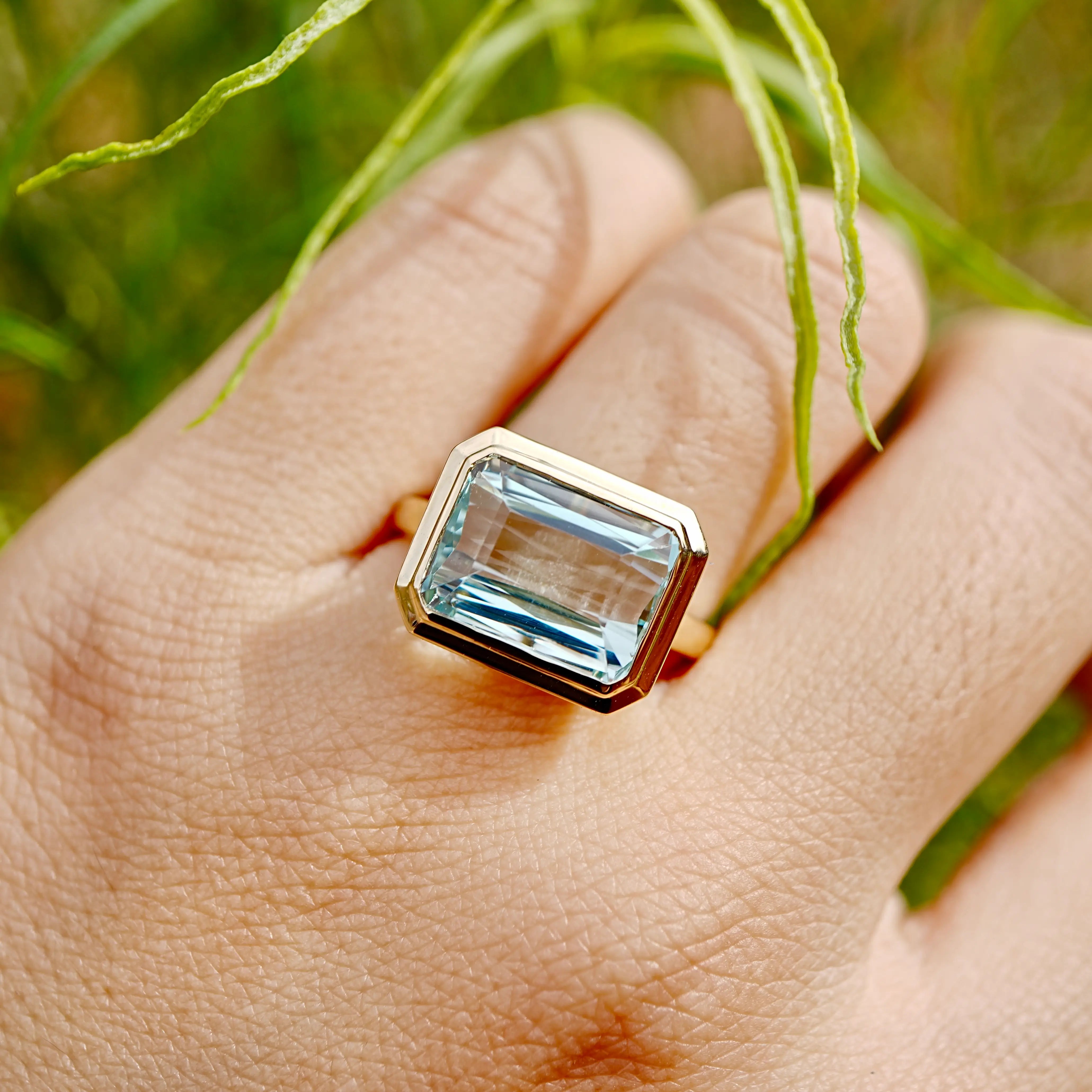 Kai Fine Jewelry 14K Solid Yellow Gold Certified Aquamarine East-West Ring - 5.18ct (One-of-a-Kind)