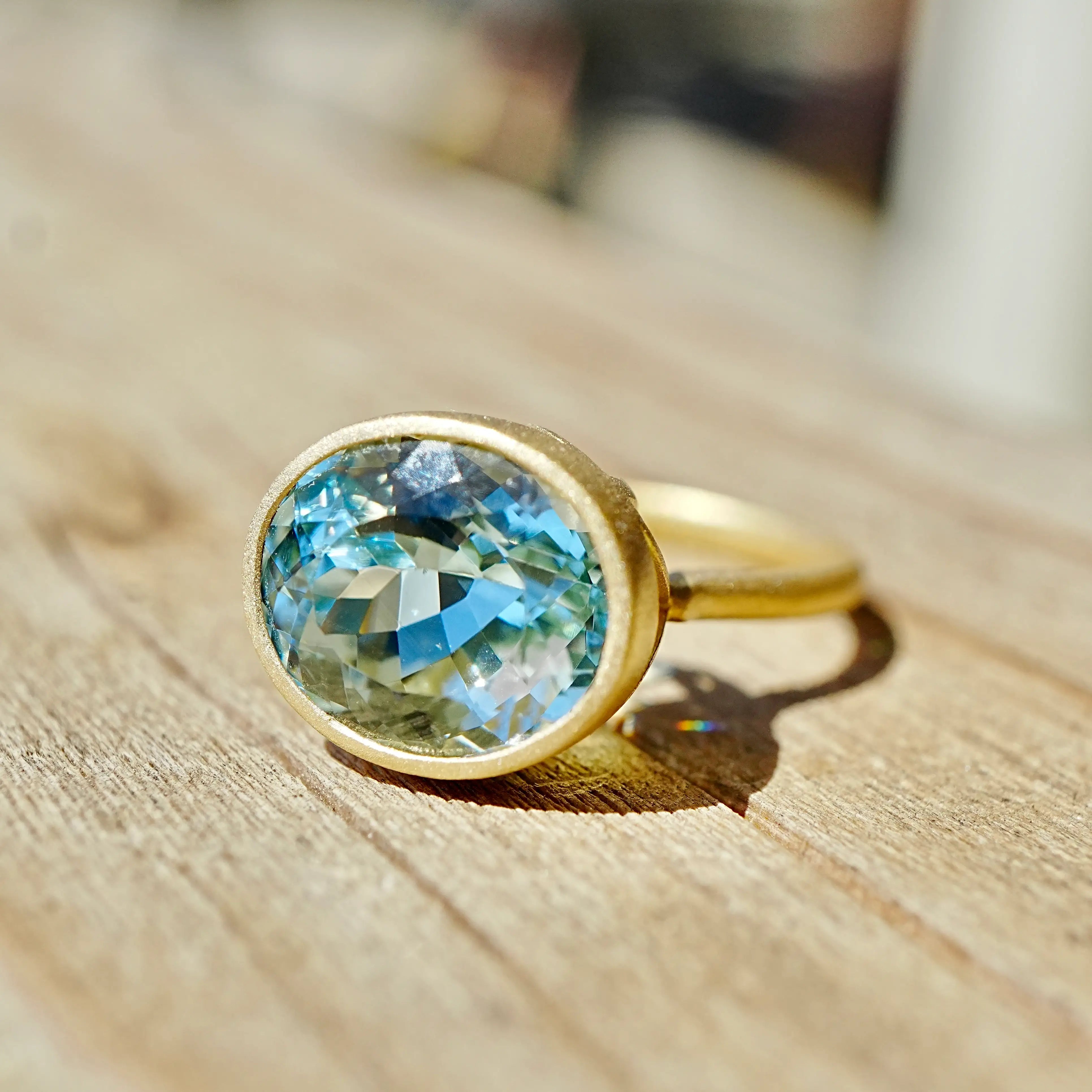 kai fine jewelry One-of-a-Kind 6.83ct Aria Arch Guild Certified Santa Maria Aquamarine East-West Ring in 14k gold