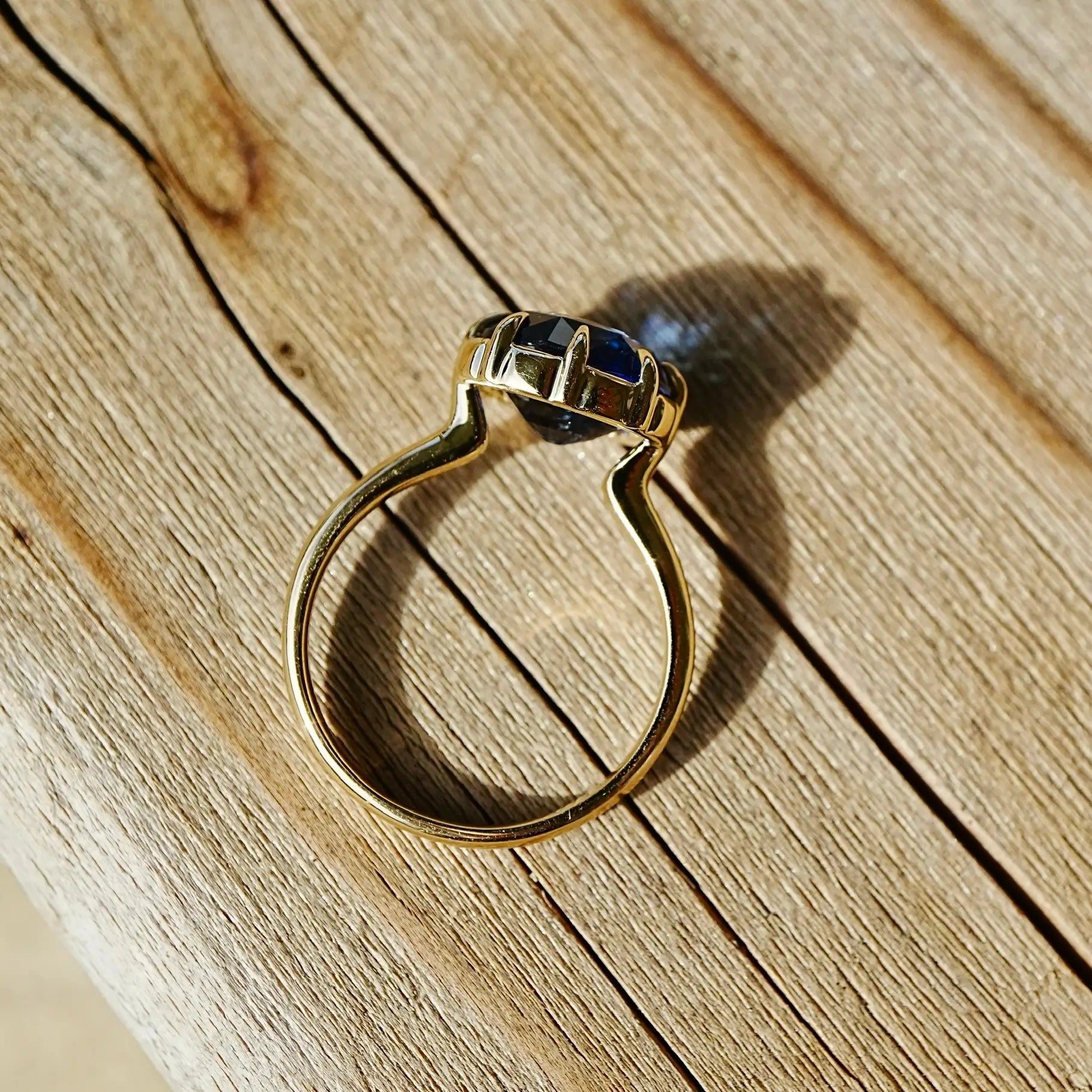 kai fine jewelry 14k yellow gold Aurea 4.15 ct AIGS Certified Natural Royal Blue Sapphire East-West Ring (One-of-a-Kind)