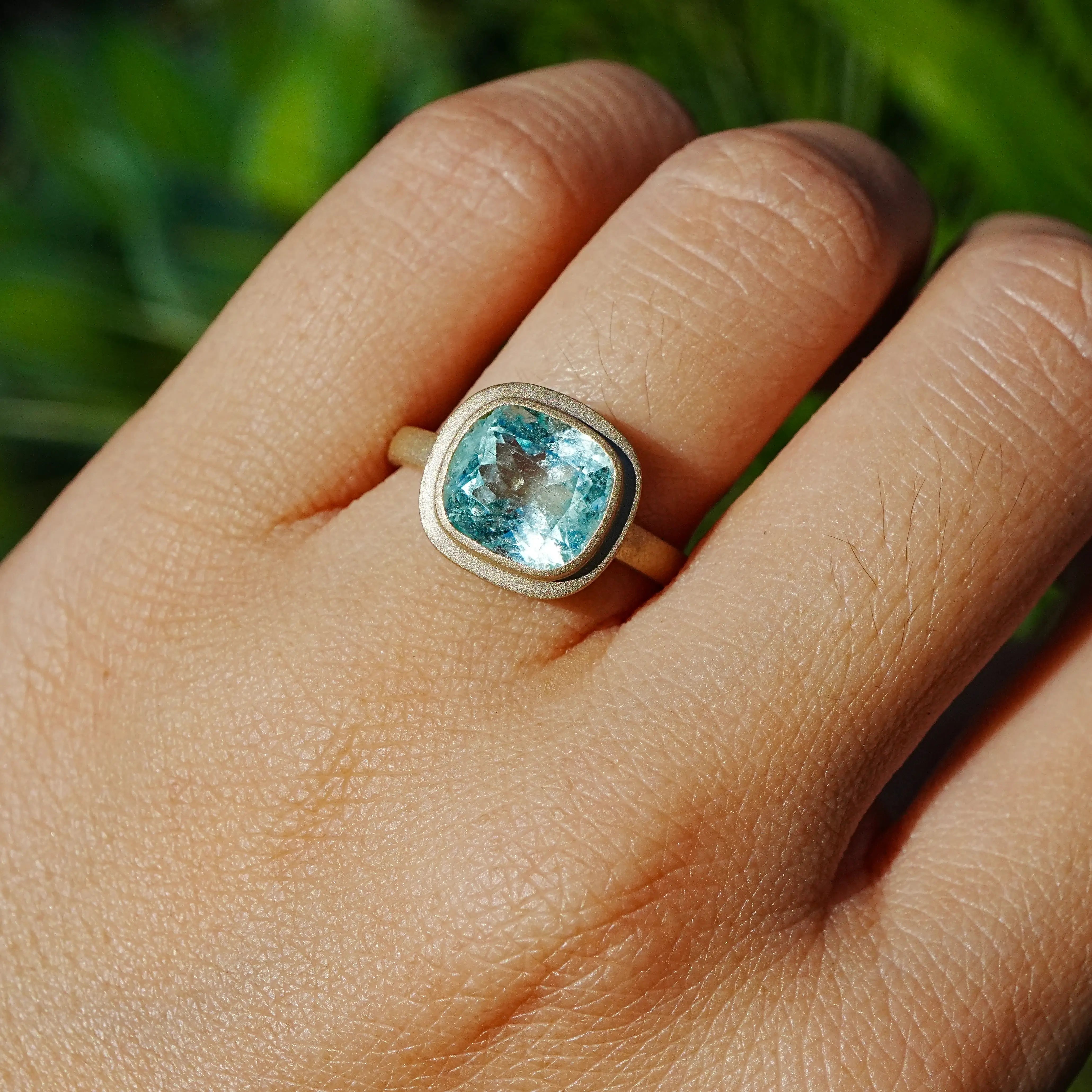 Aria Arch 2.70 ct Natural Vanadium Beryl Ring 14k yellow gold (One-of-a-Kind)