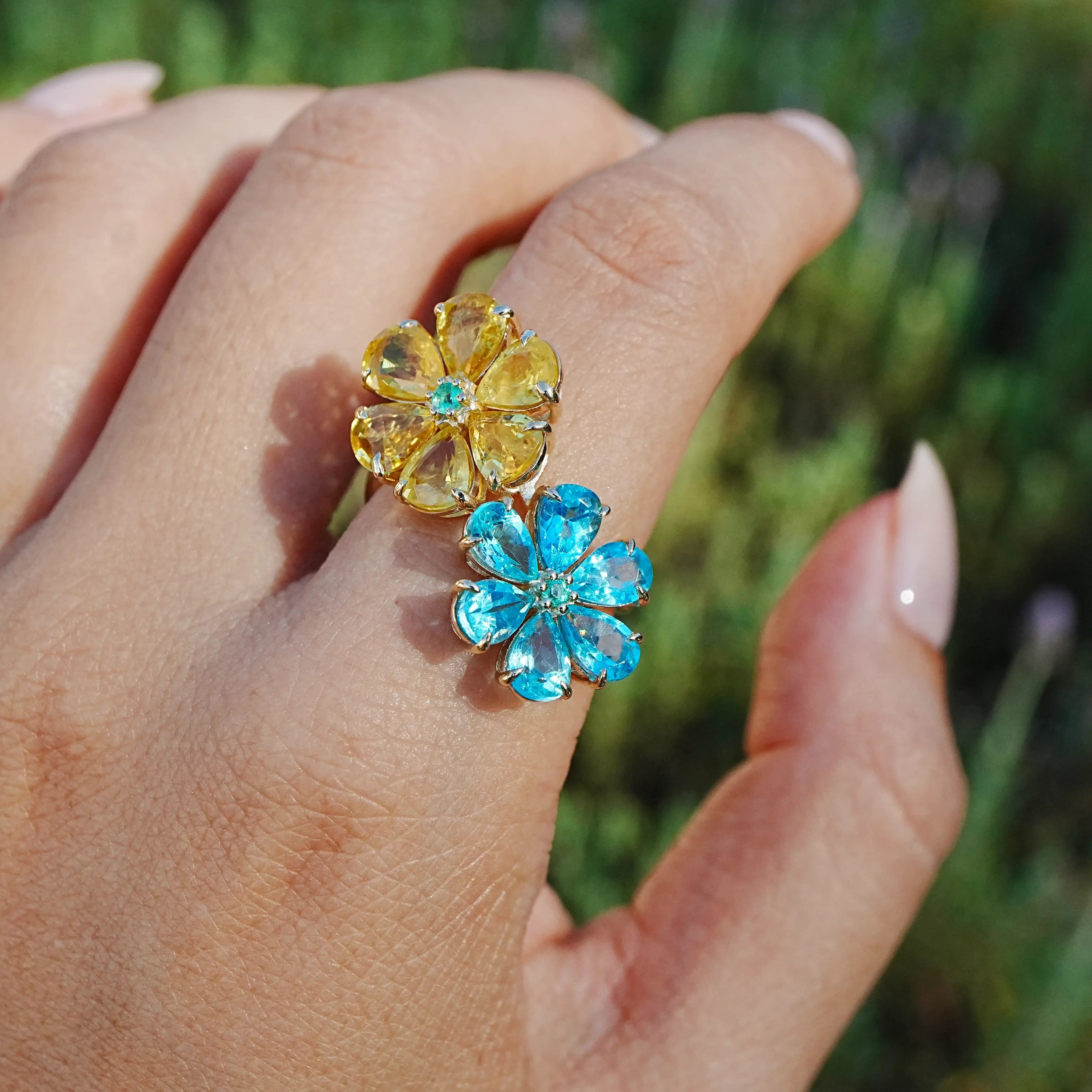 kai fine jewelry Flora 6.56 ctw Natural Yellow Sapphire, Apatite & Emerald Double Blossom Ring (One-of-a-Kind)