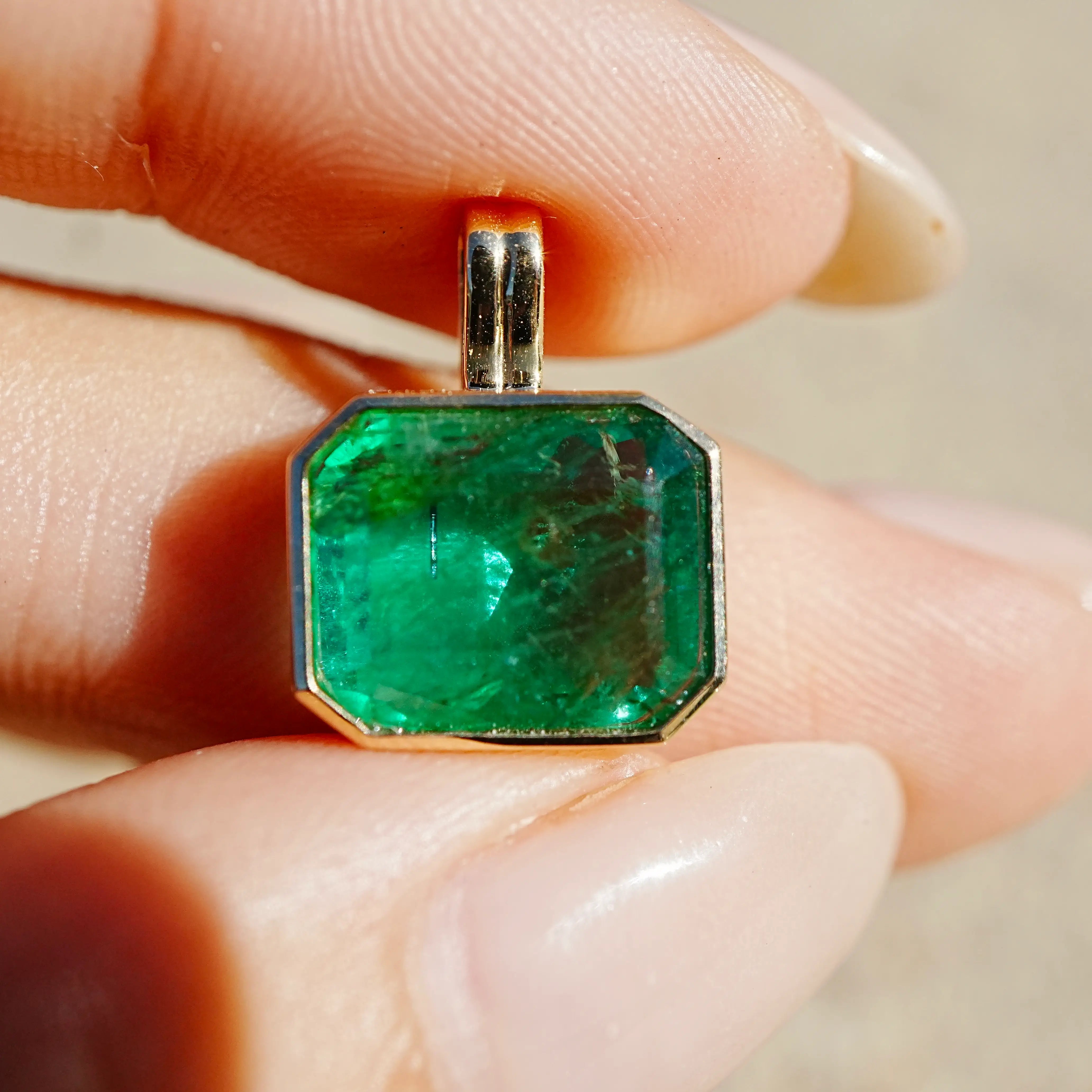 Vivid Glance 5.12ct Natural Emerald Diamond Lock Paperclip Chain Necklace (One-of-a-Kind)
