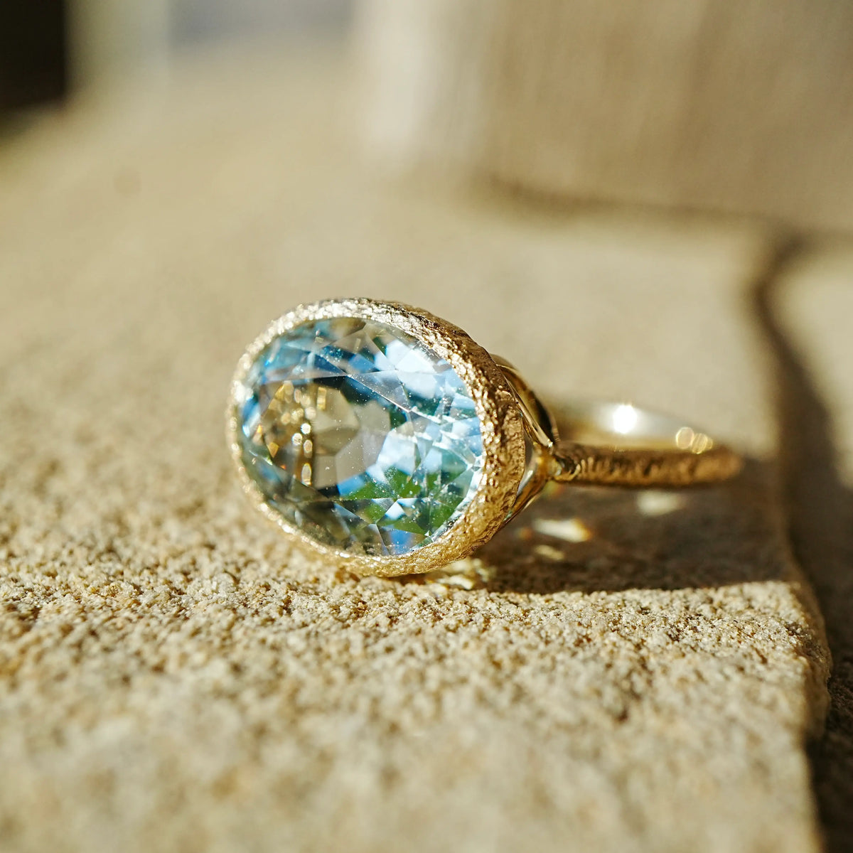 Aria Arch 5.09 ct AIGS Certified Natural Aquamarine East-West Ring (One-of-a-Kind)