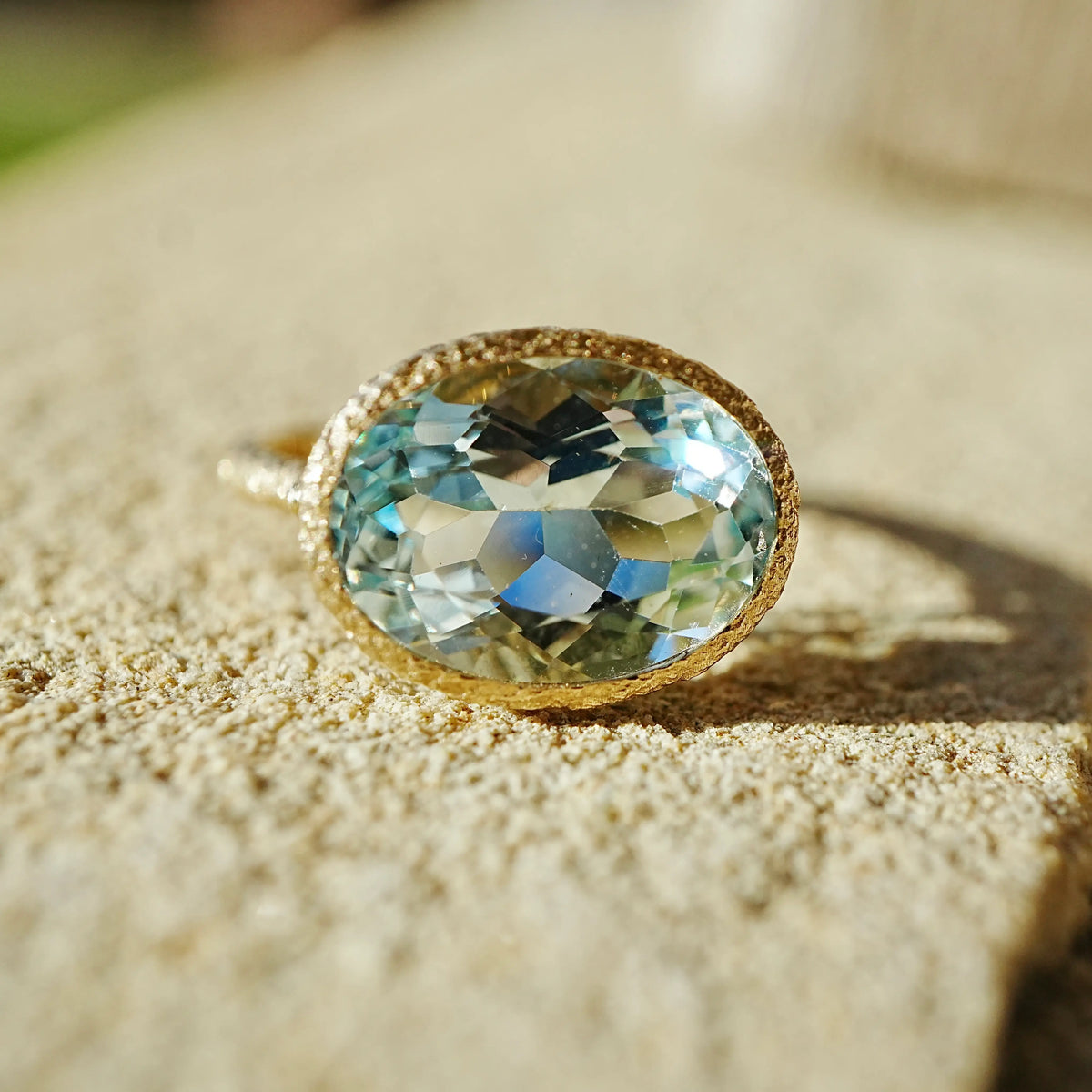 Aria Arch 5.09 ct AIGS Certified Natural Aquamarine East-West Ring (One-of-a-Kind)