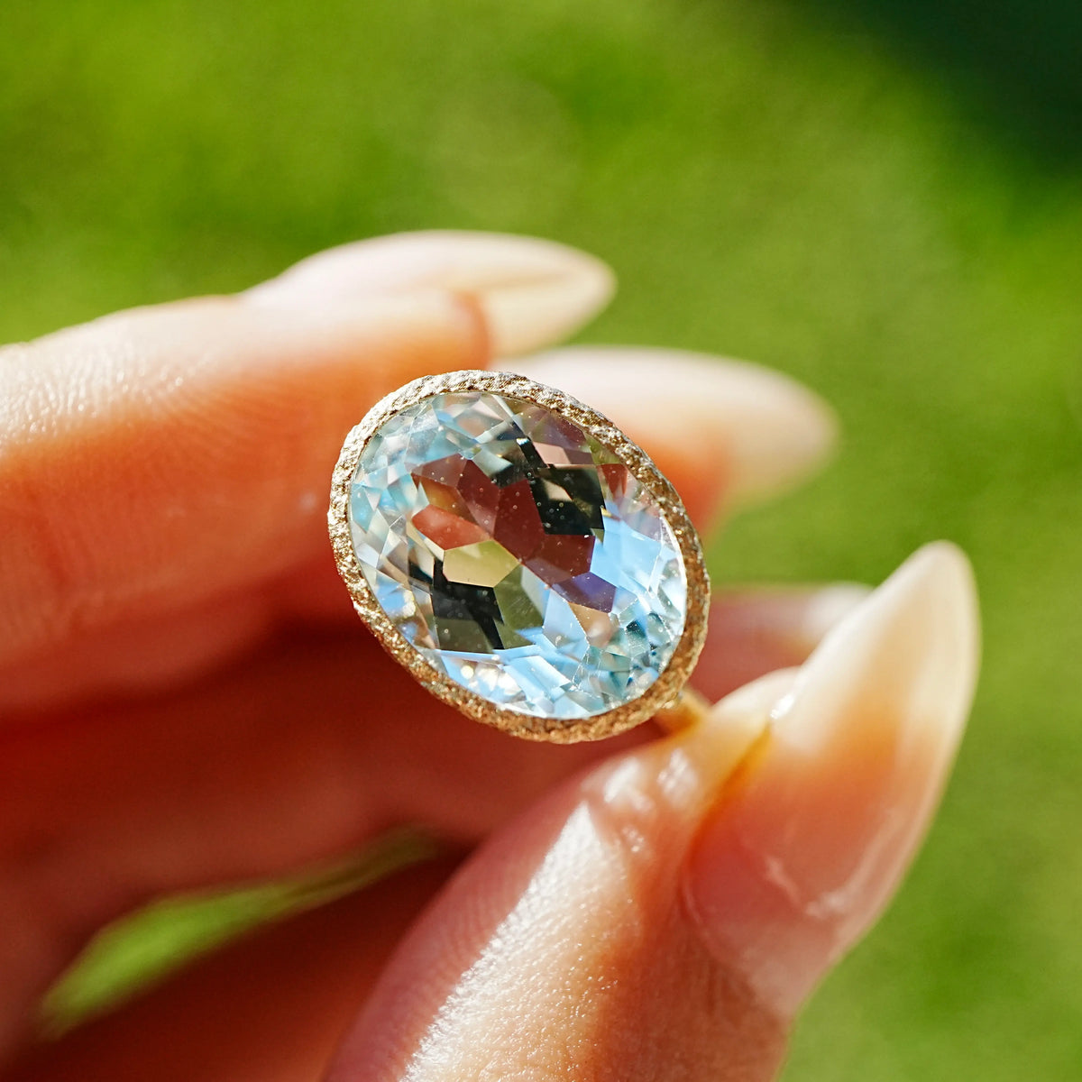 Aria Arch 5.09 ct AIGS Certified Natural Aquamarine East-West Ring (One-of-a-Kind)