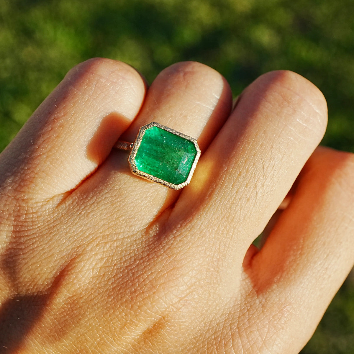 14k yellow gold Aria Arch 4.53 ct Guild Certified Natural Emerald East-West Ring (One-of-a-Kind)