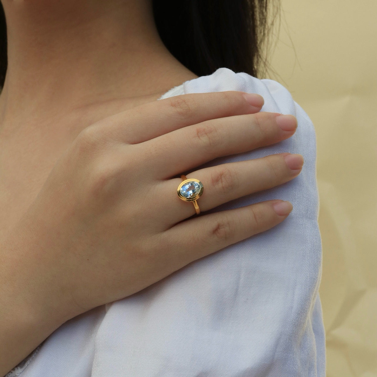 14k Gold Bella Natural Oval Cut Aquamarine Ring