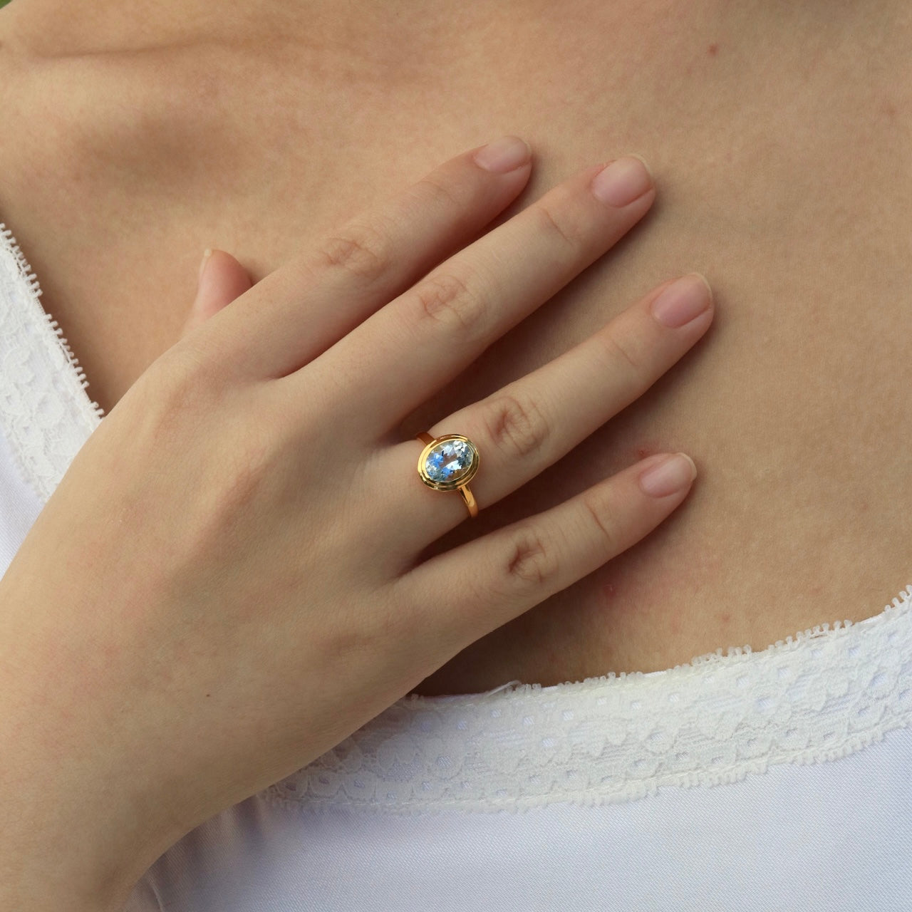 14k Gold Bella Natural Oval Cut Aquamarine Ring