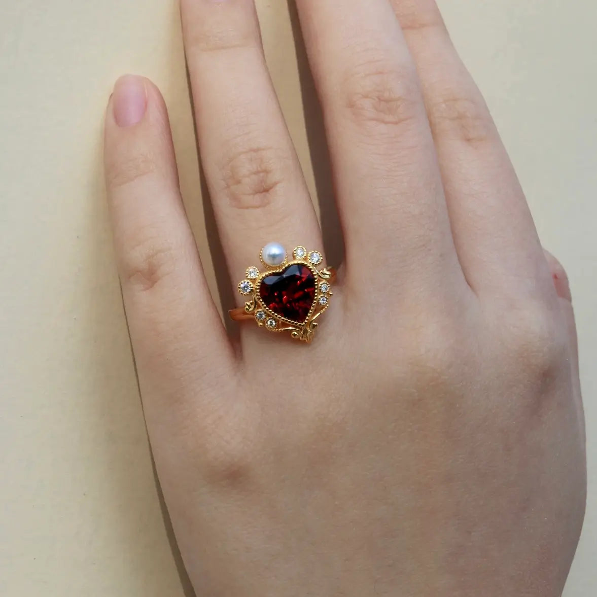14k yellow gold red garnet cocktail ring