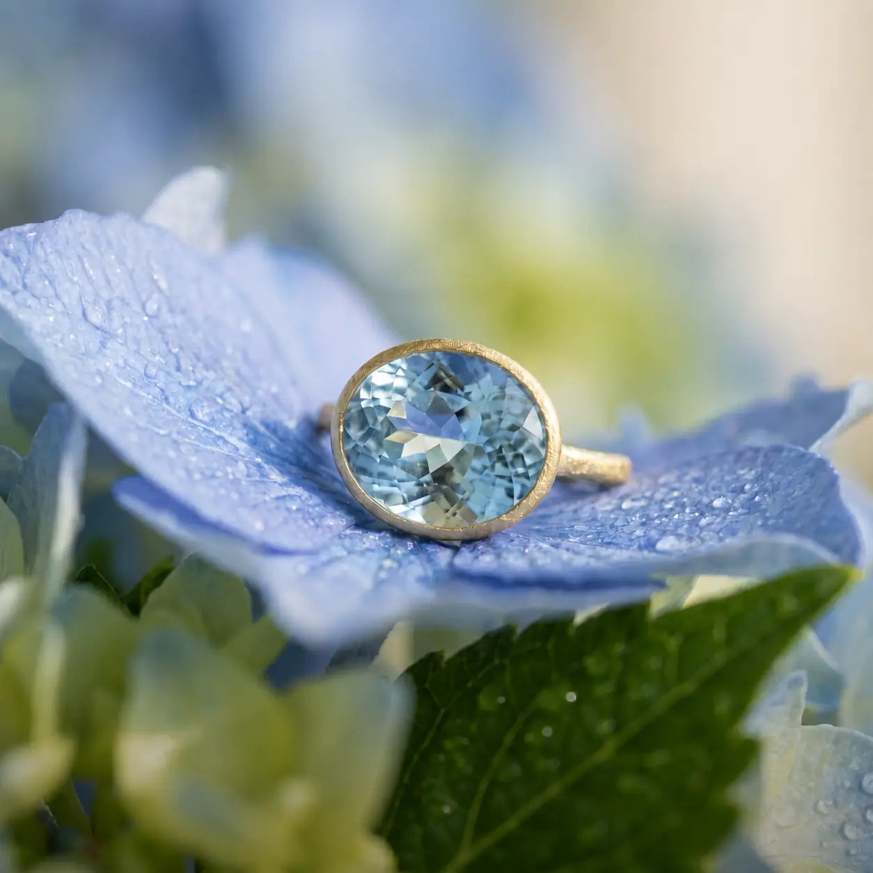 kai fine jewelry Aria Arch AIGS Certified 8.93 ctw Natural Santa Maria Aquamarine East-West Ring (One-of-a-Kind)