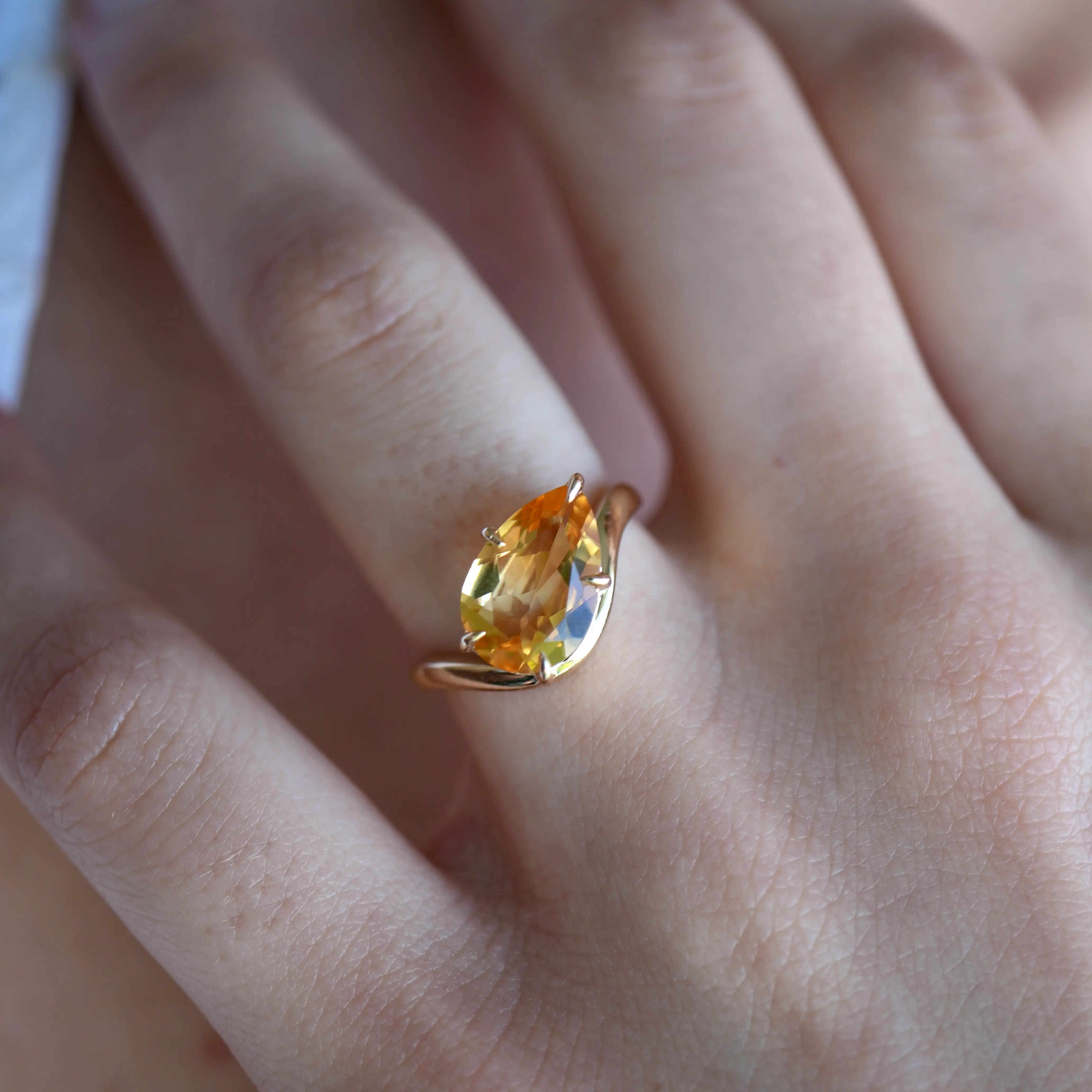Ocean Wave Citrine East-West Ring 14k yellow gold 