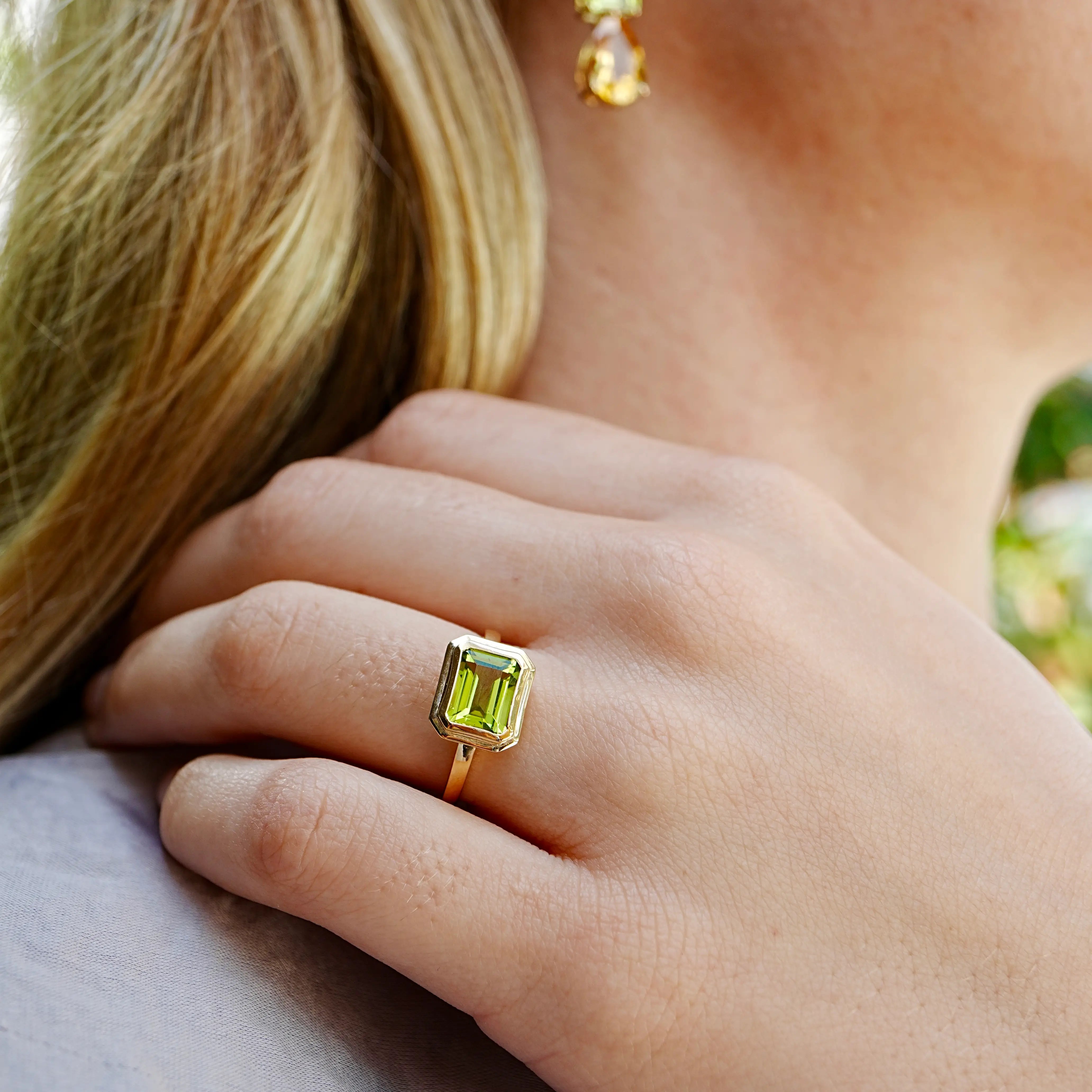 Bella East-West Emerald-Cut Natural Peridot Ring 14k yellow gold