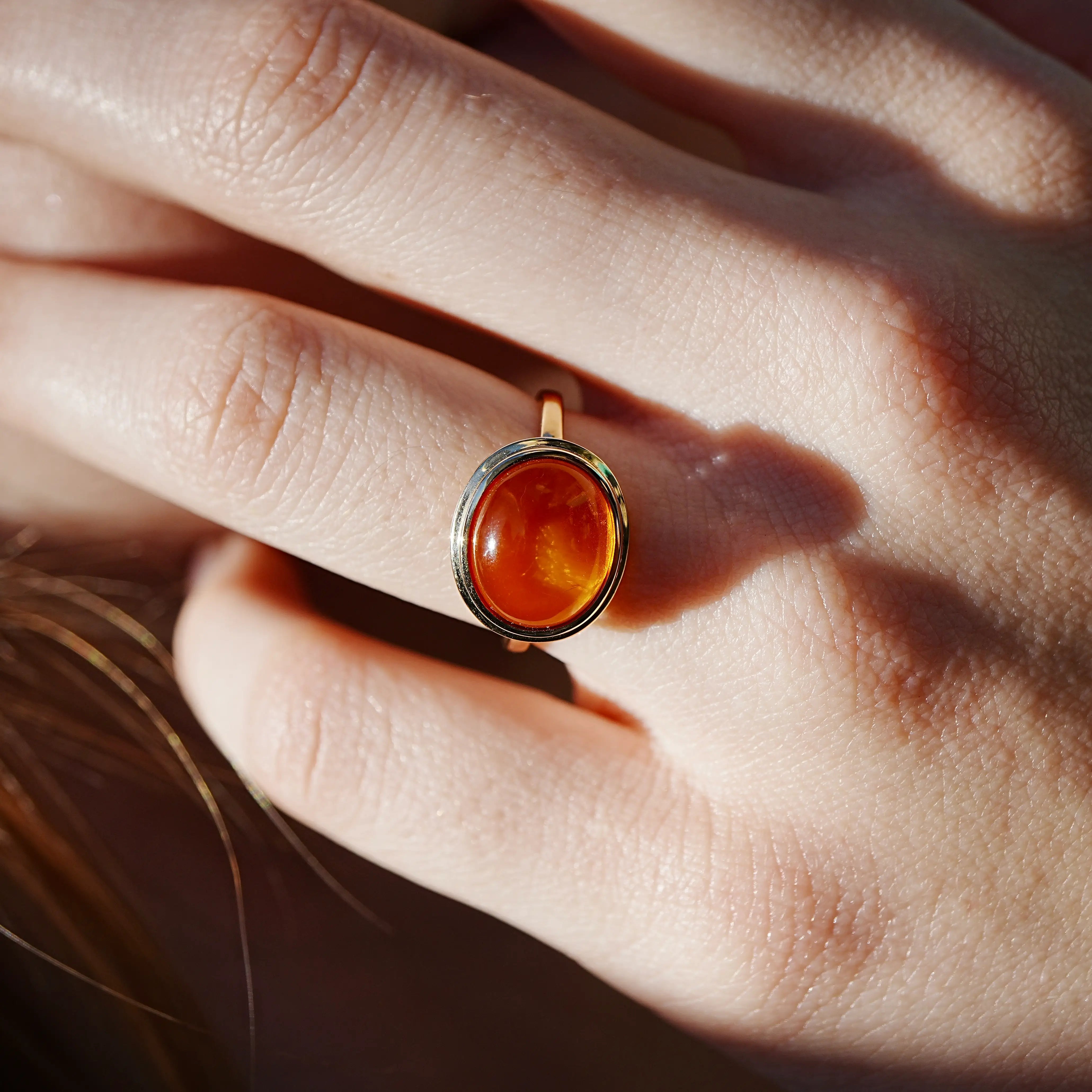Bella East-West Natural 2.0ctw Oval Amber Ring in 14k yellow gold