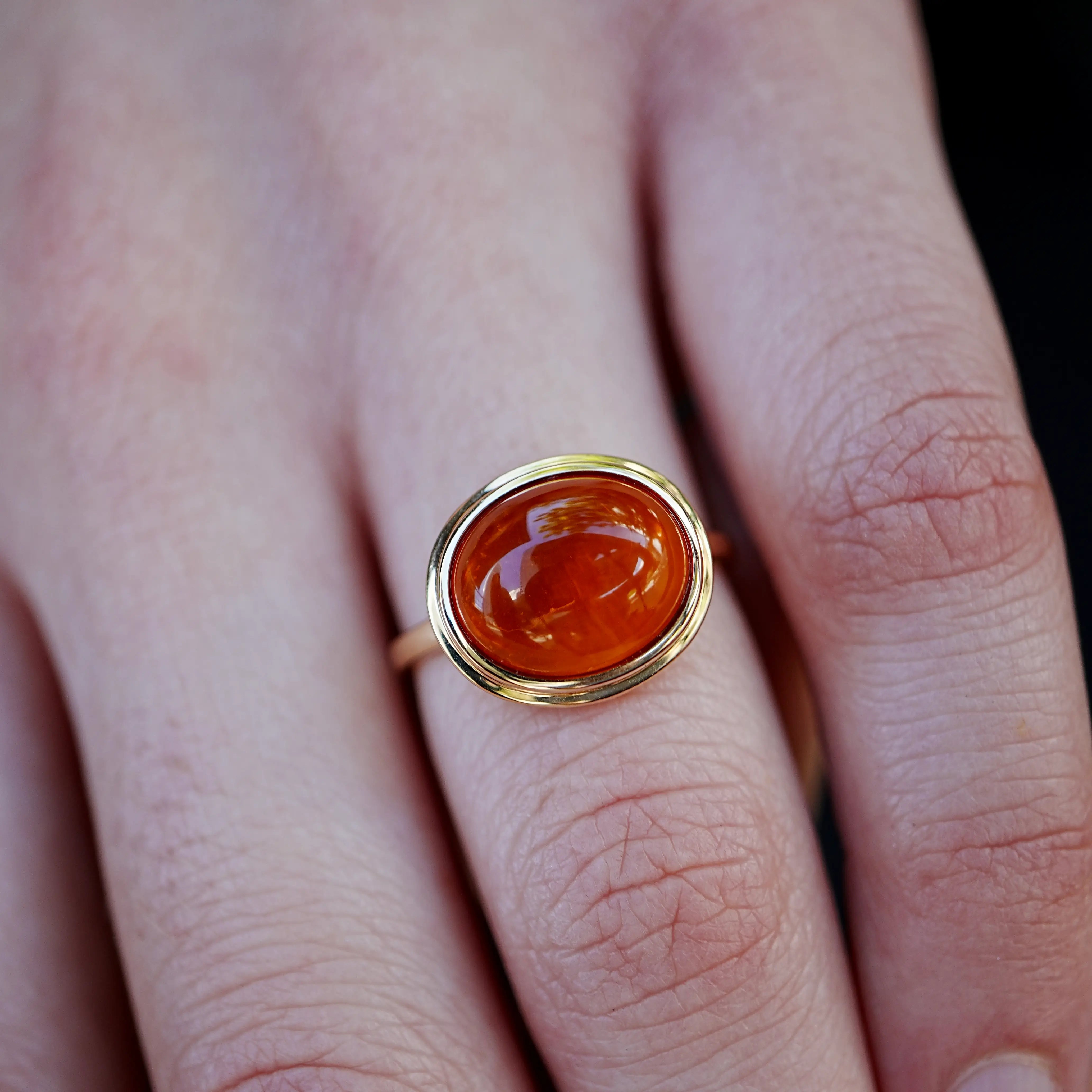 Bella East-West Natural 2.0ctw Oval Amber Ring in 14k yellow gold