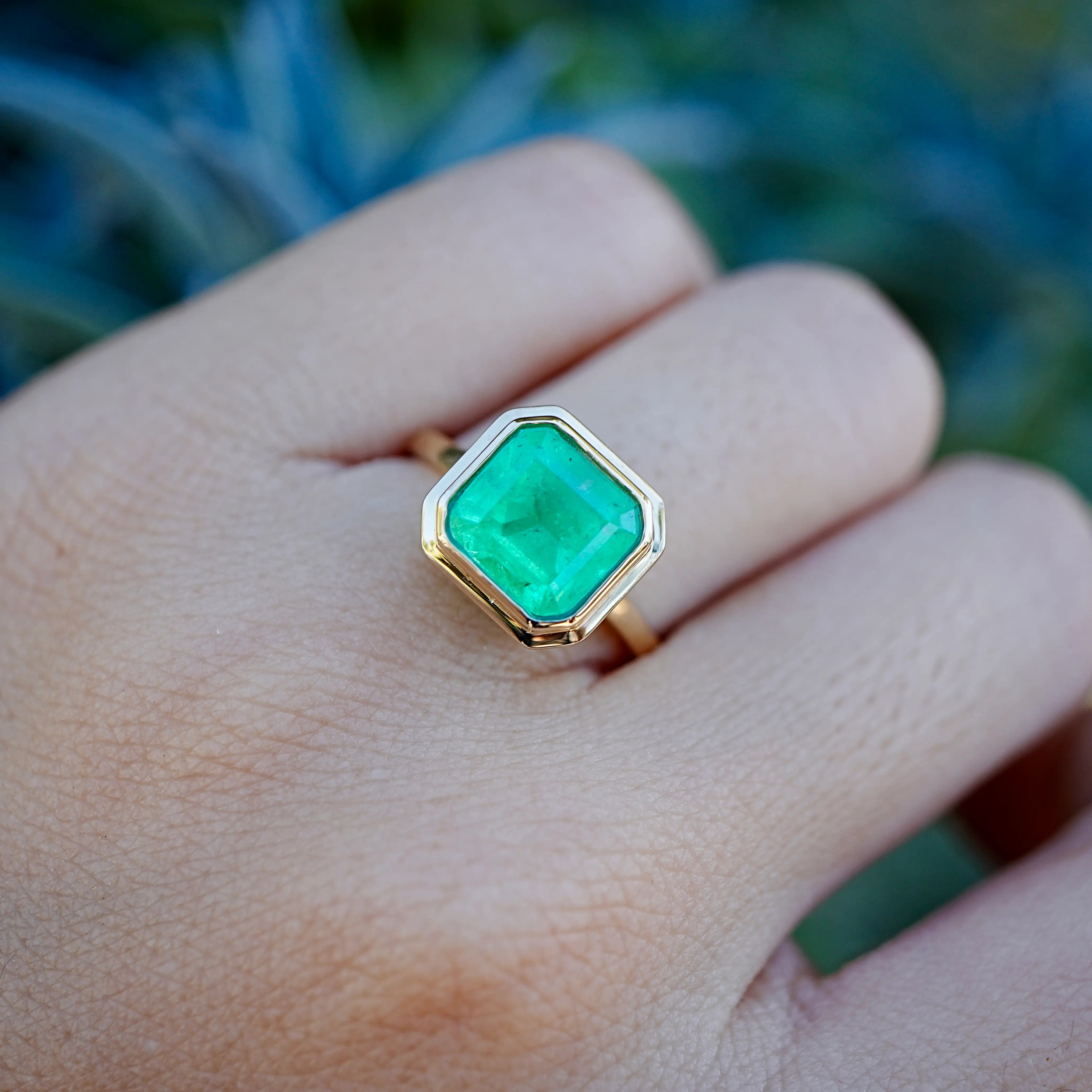 Kai Bella Certified Natural Columbian Emerald Ring - 3.05ct in 14k gold