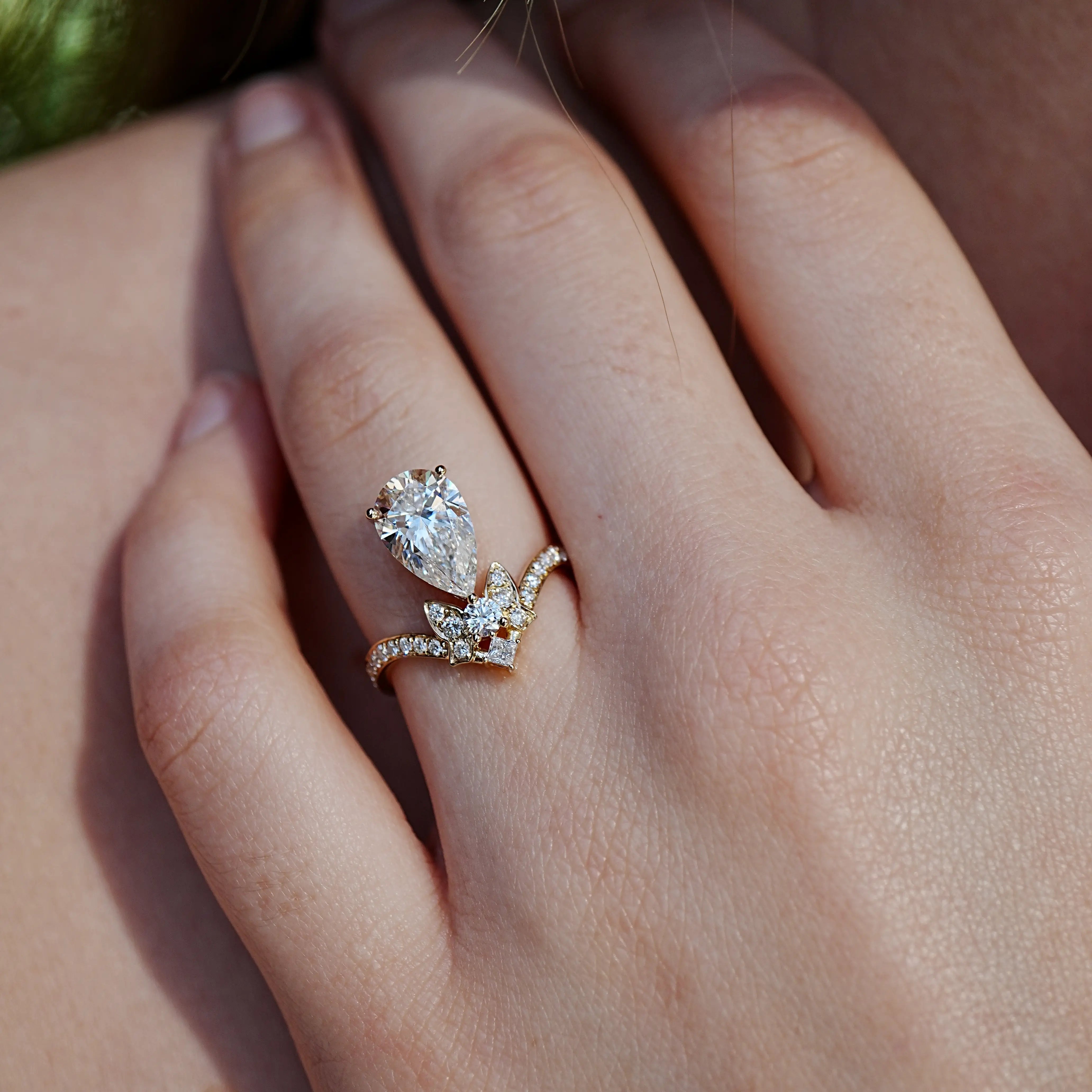 Kai Heirloom Revival Royal Ribbon Pear 2.46ct Lab Diamond Ring in 14k yellow gold