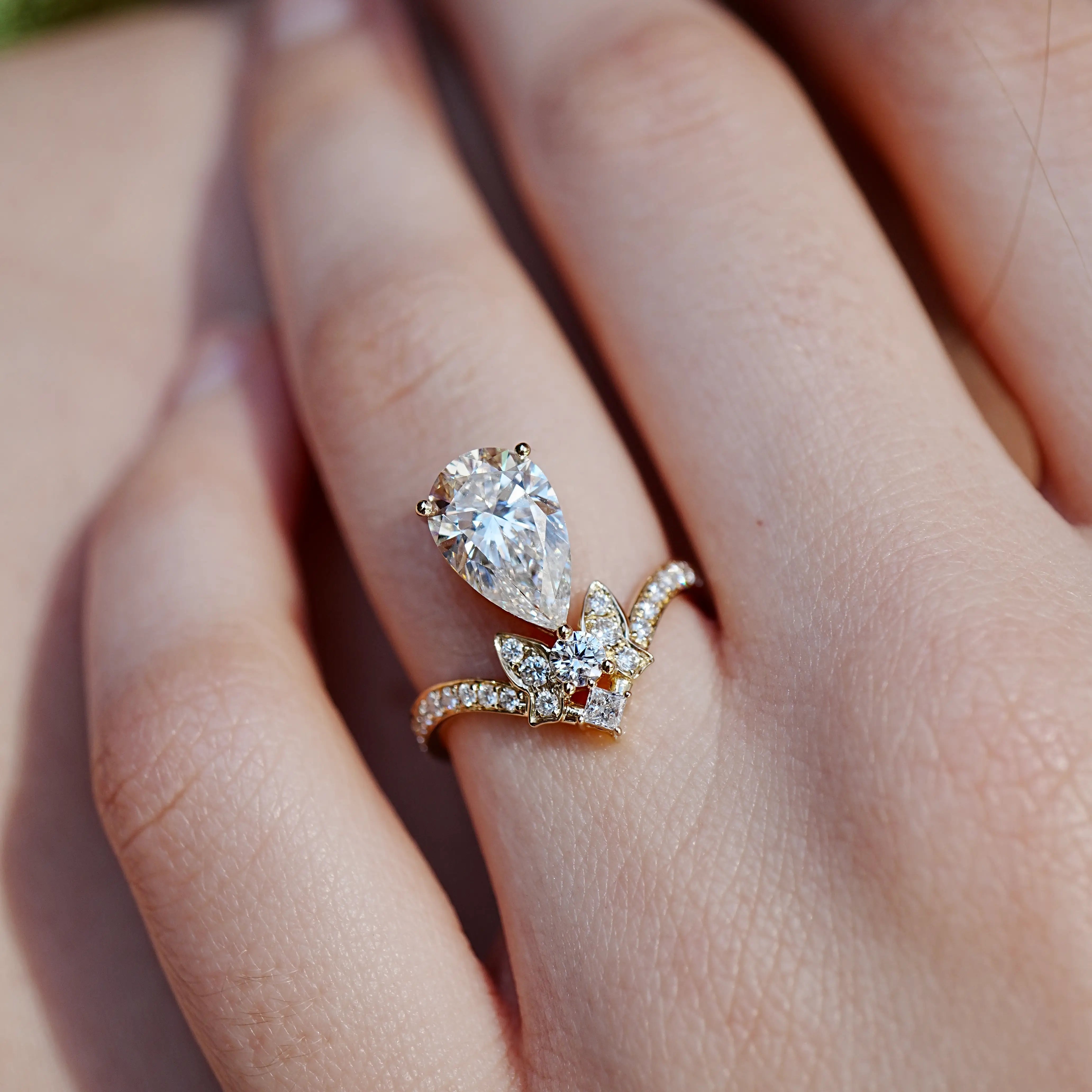 Kai Heirloom Revival Royal Ribbon Pear 2.46ct Lab Diamond Ring in 14k yellow gold