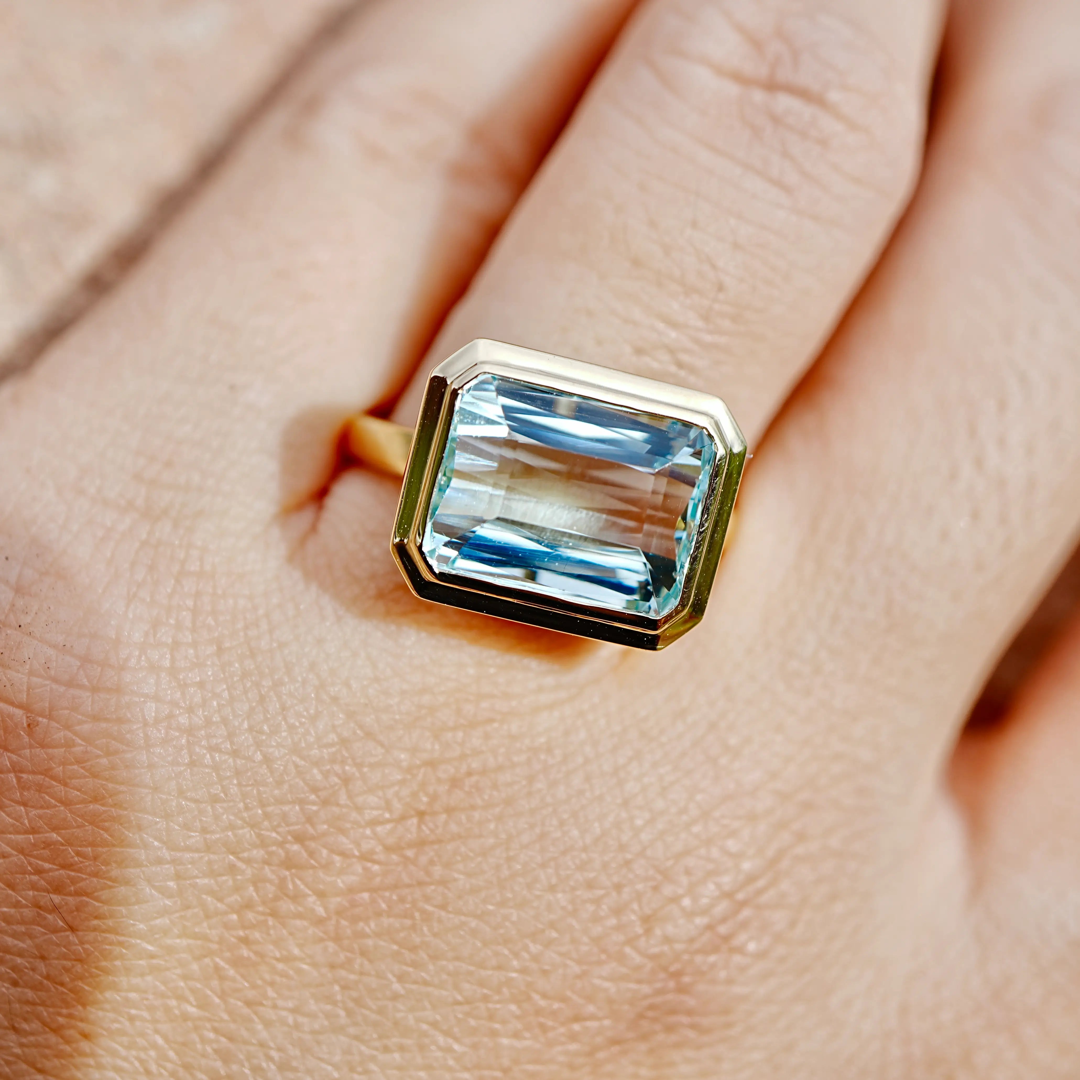 Kai Fine Jewelry 14K Solid Yellow Gold Certified Aquamarine East-West Ring - 5.18ct (One-of-a-Kind)