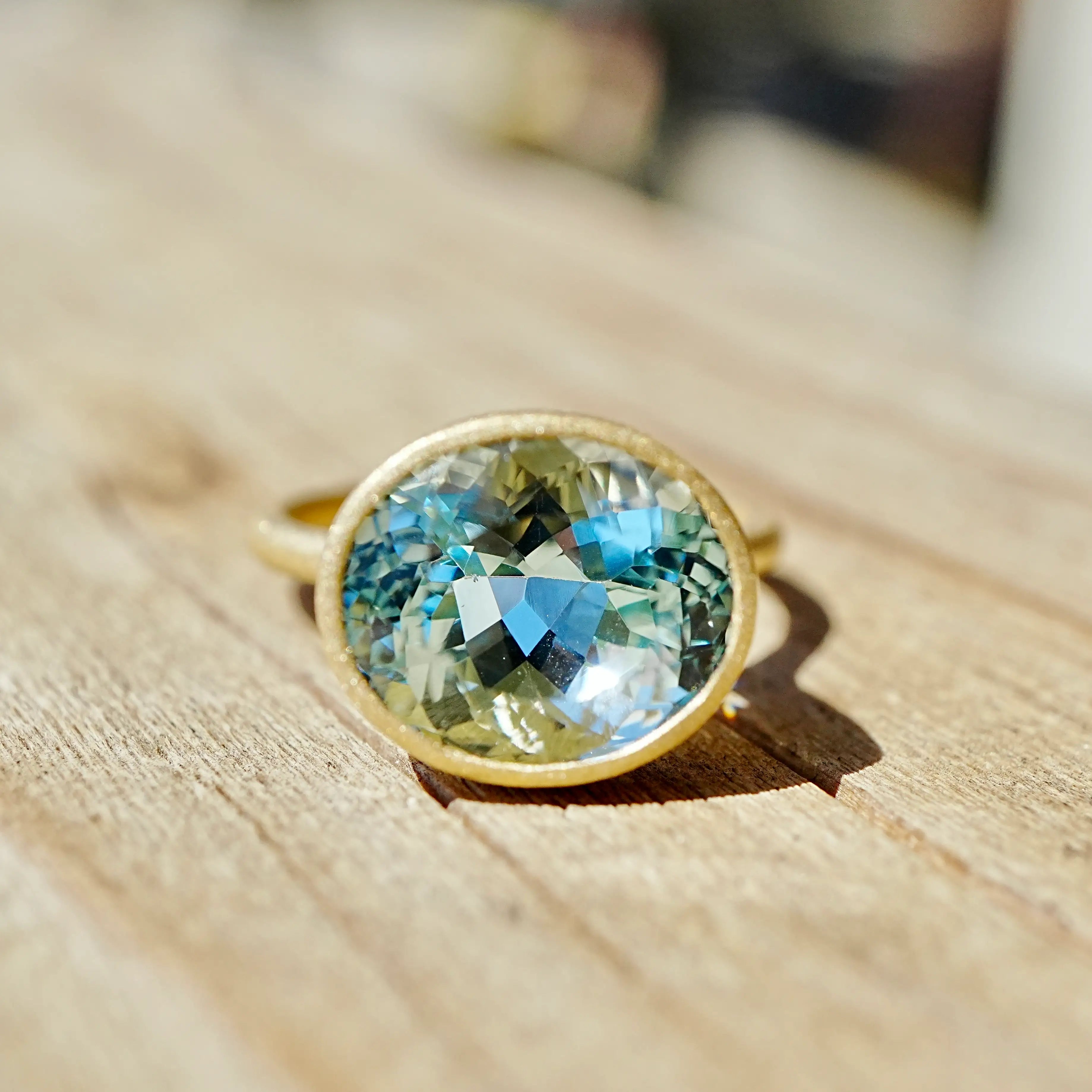 kai fine jewelry One-of-a-Kind 6.83ct Aria Arch Guild Certified Santa Maria Aquamarine East-West Ring in 14k gold