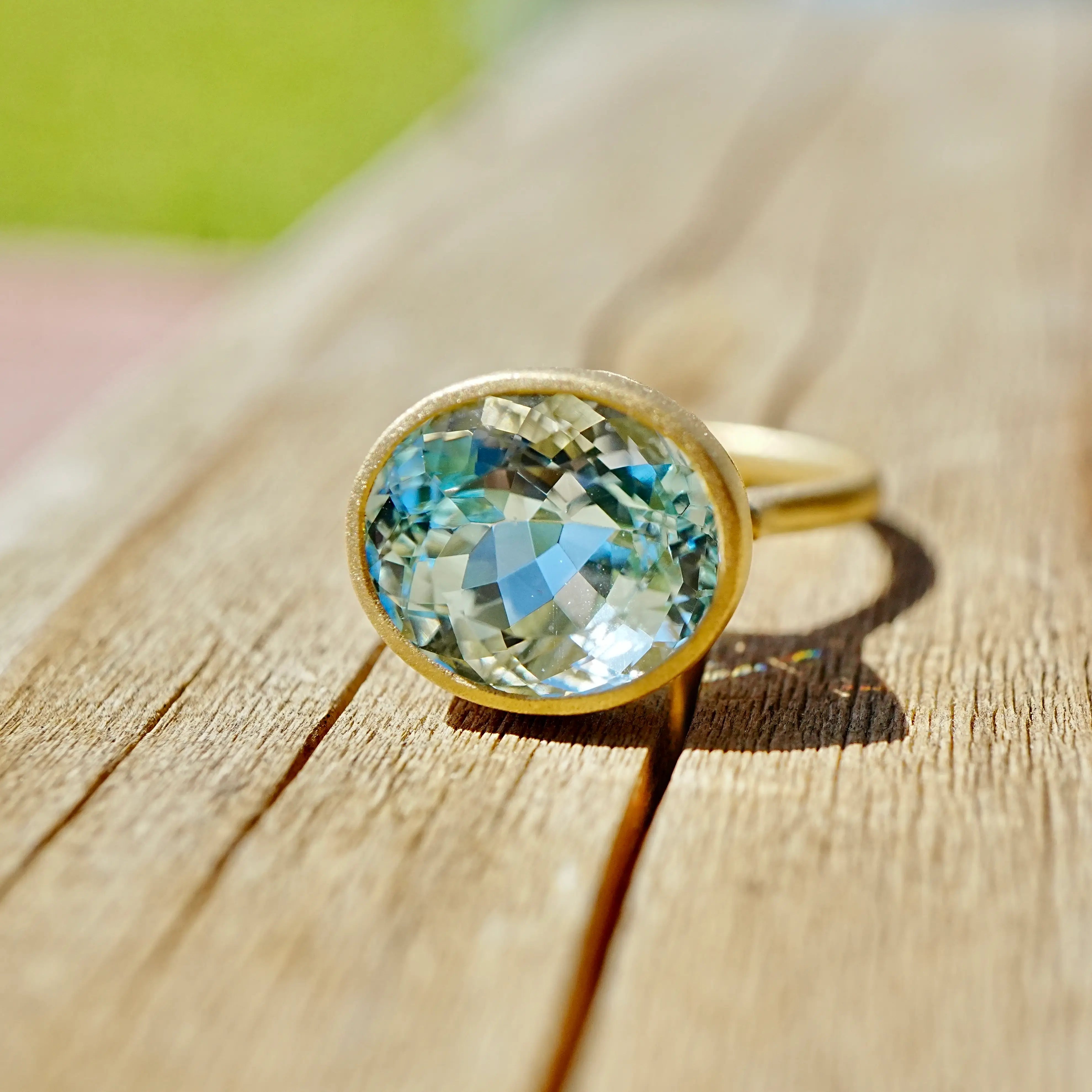 kai fine jewelry One-of-a-Kind 6.83ct Aria Arch Guild Certified Santa Maria Aquamarine East-West Ring in 14k gold