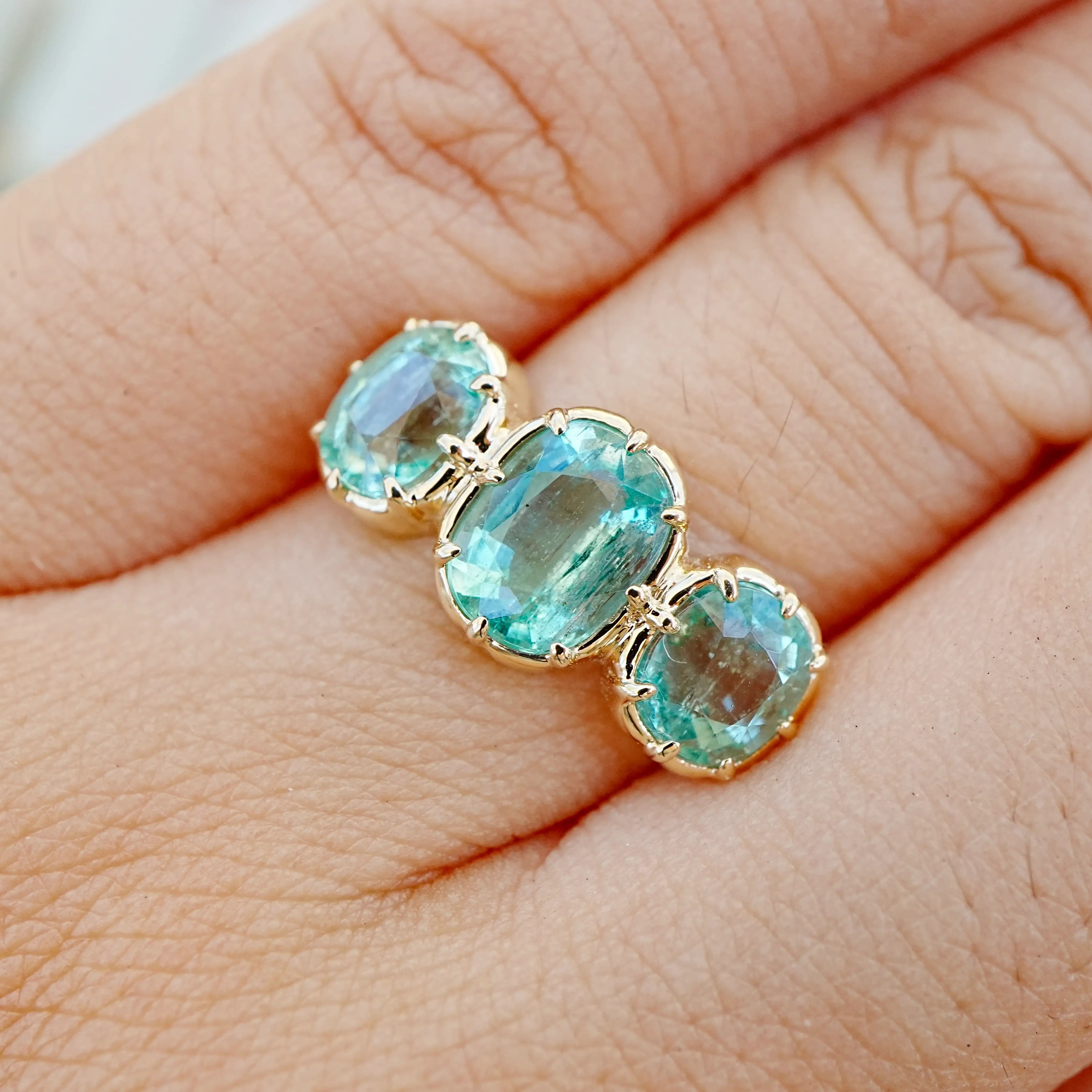 Aurea 2.99 ctw Natural Vanadium Beryl Three Stone Ring (One-of-a-Kind)