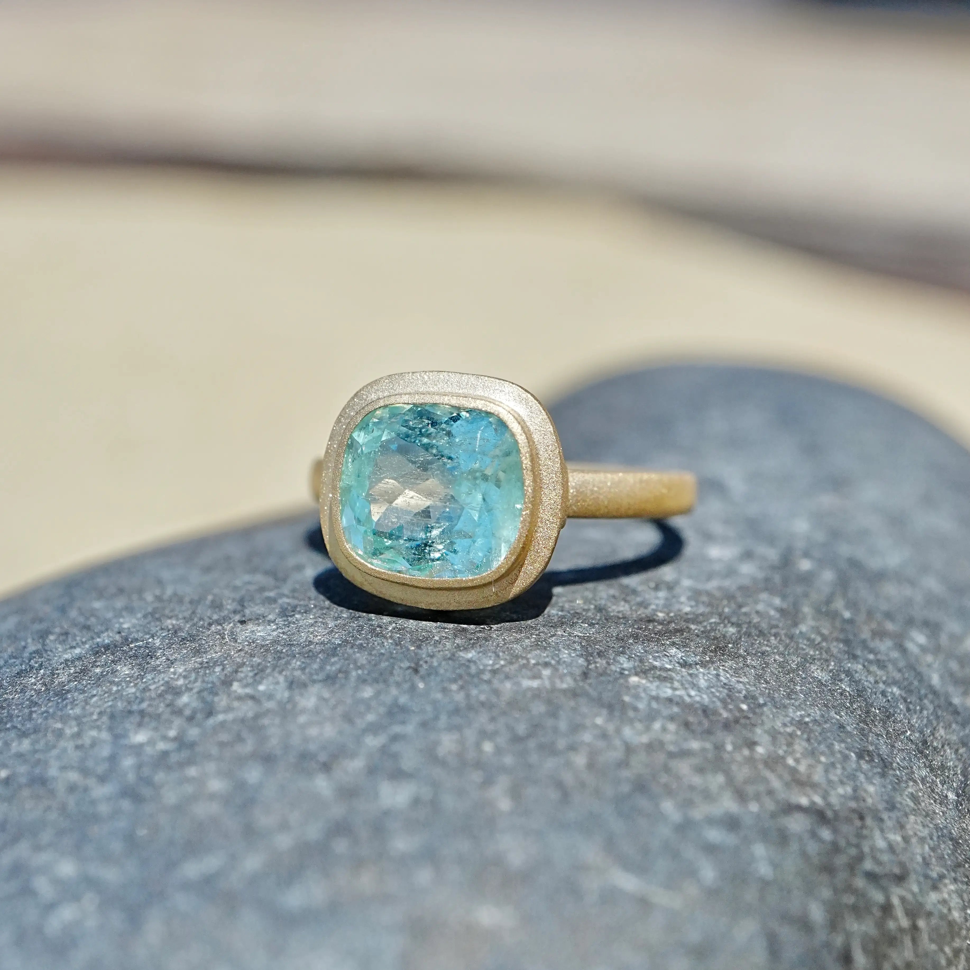 Aria Arch 2.70 ct Natural Vanadium Beryl Ring 14k yellow gold (One-of-a-Kind)