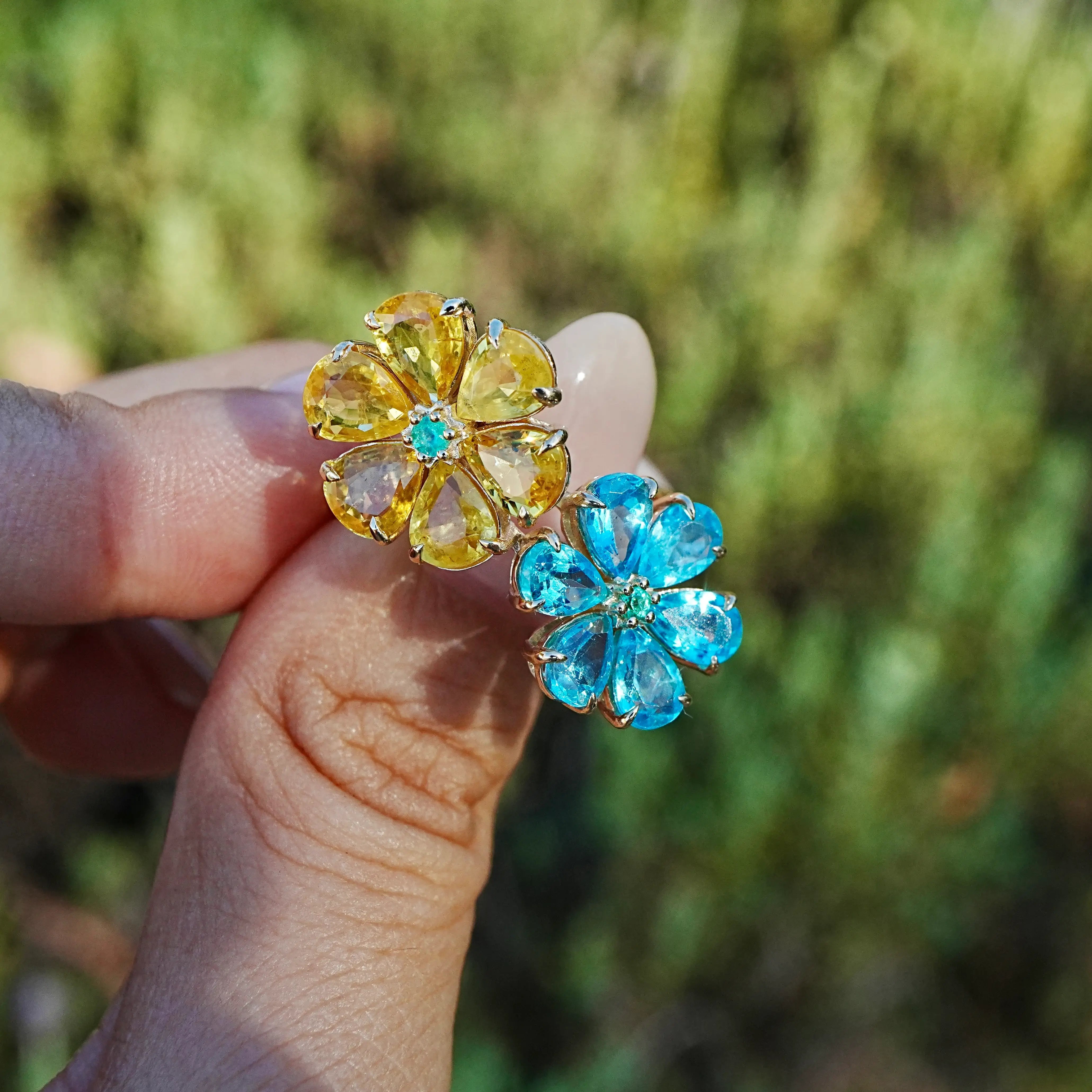 kai fine jewelry Flora 6.56 ctw Natural Yellow Sapphire, Apatite & Emerald Double Blossom Ring (One-of-a-Kind)