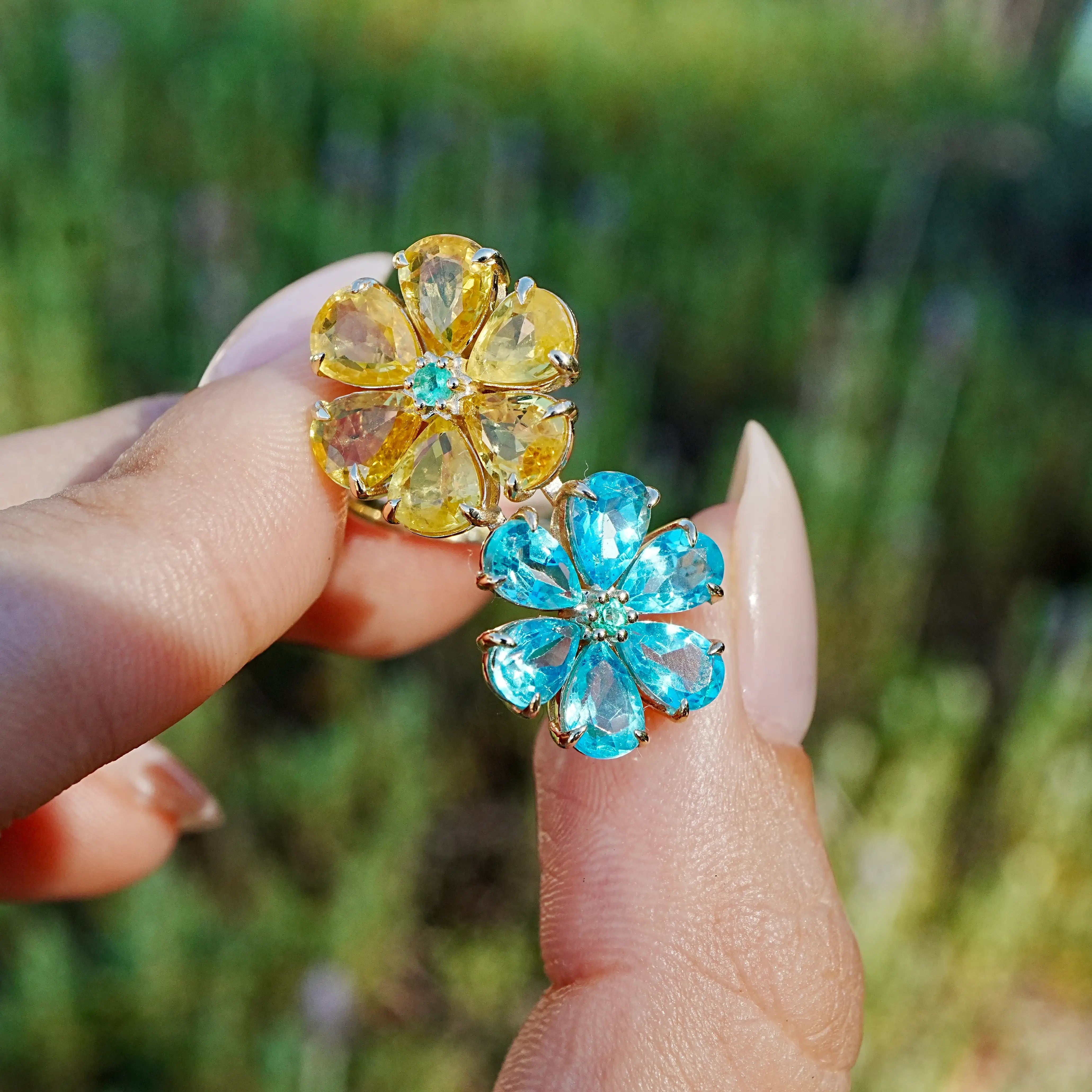 kai fine jewelry Flora 6.56 ctw Natural Yellow Sapphire, Apatite & Emerald Double Blossom Ring (One-of-a-Kind)