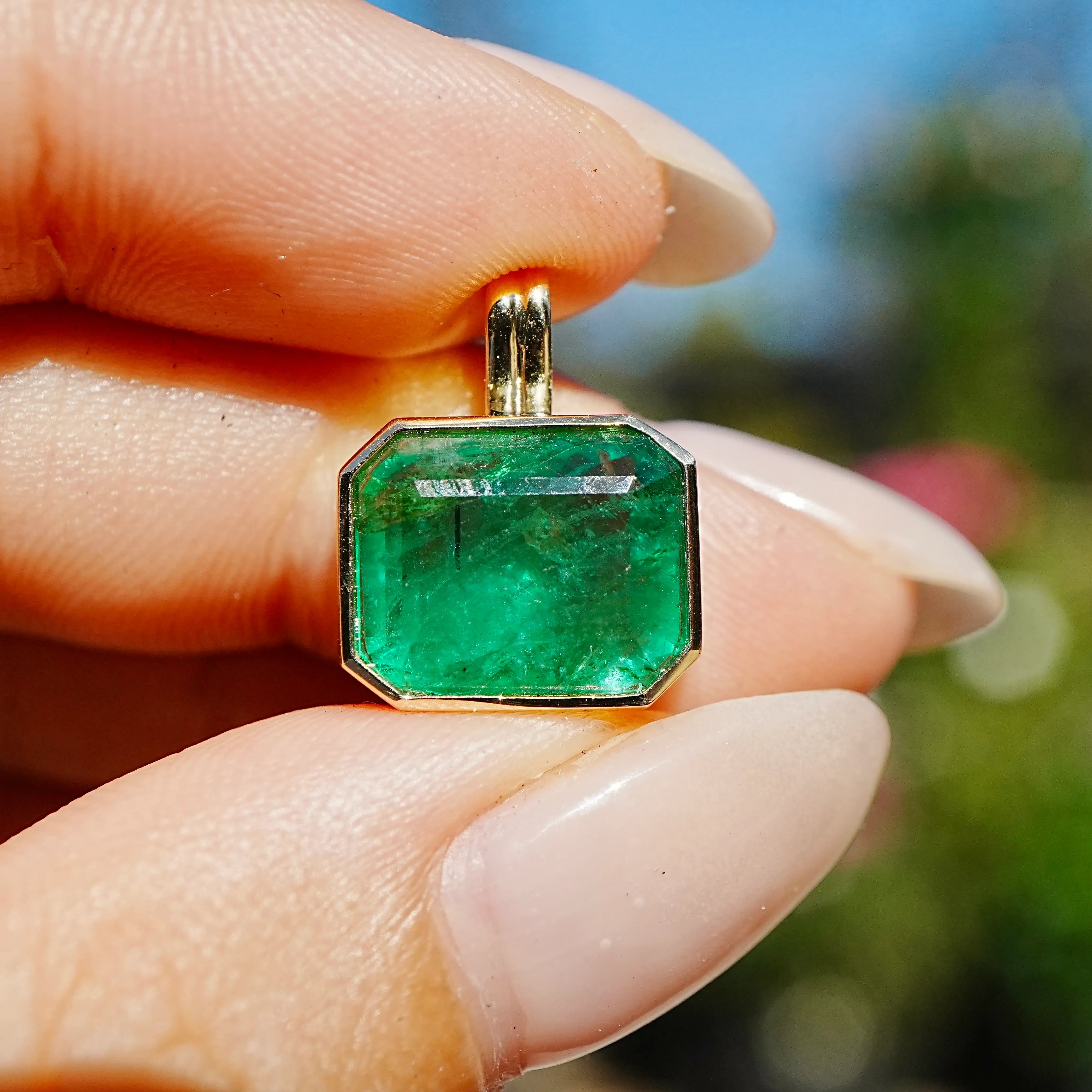 Vivid Glance 5.12ct Natural Emerald Diamond Lock Paperclip Chain Necklace (One-of-a-Kind)