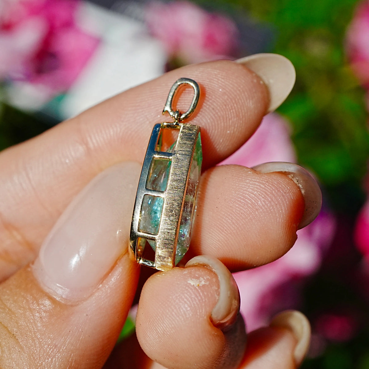 Vivid Glance 4.77ct Natural Vanadium Beryl Diamond Lock Paperclip Chain Necklace (One-of-a-Kind)