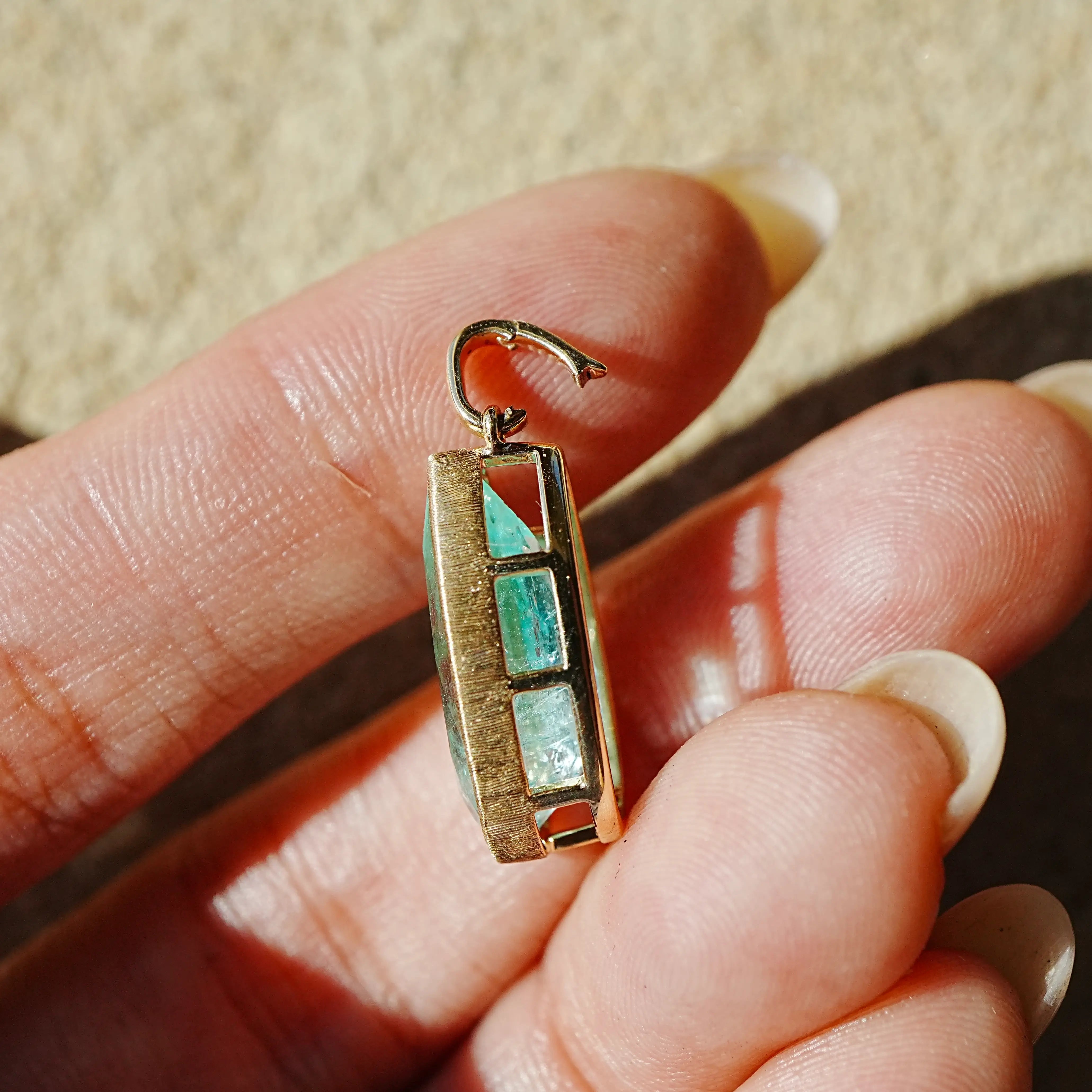 Vivid Glance 4.77ct Natural Vanadium Beryl Diamond Lock Paperclip Chain Necklace (One-of-a-Kind)