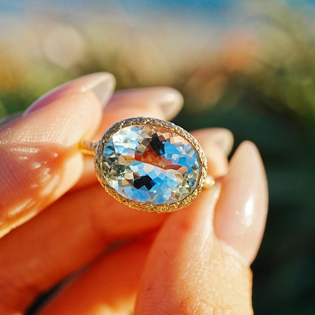 Aria Arch 4.33 ct AIGS Certified Natural Aquamarine East-West Ring (One-of-a-Kind)