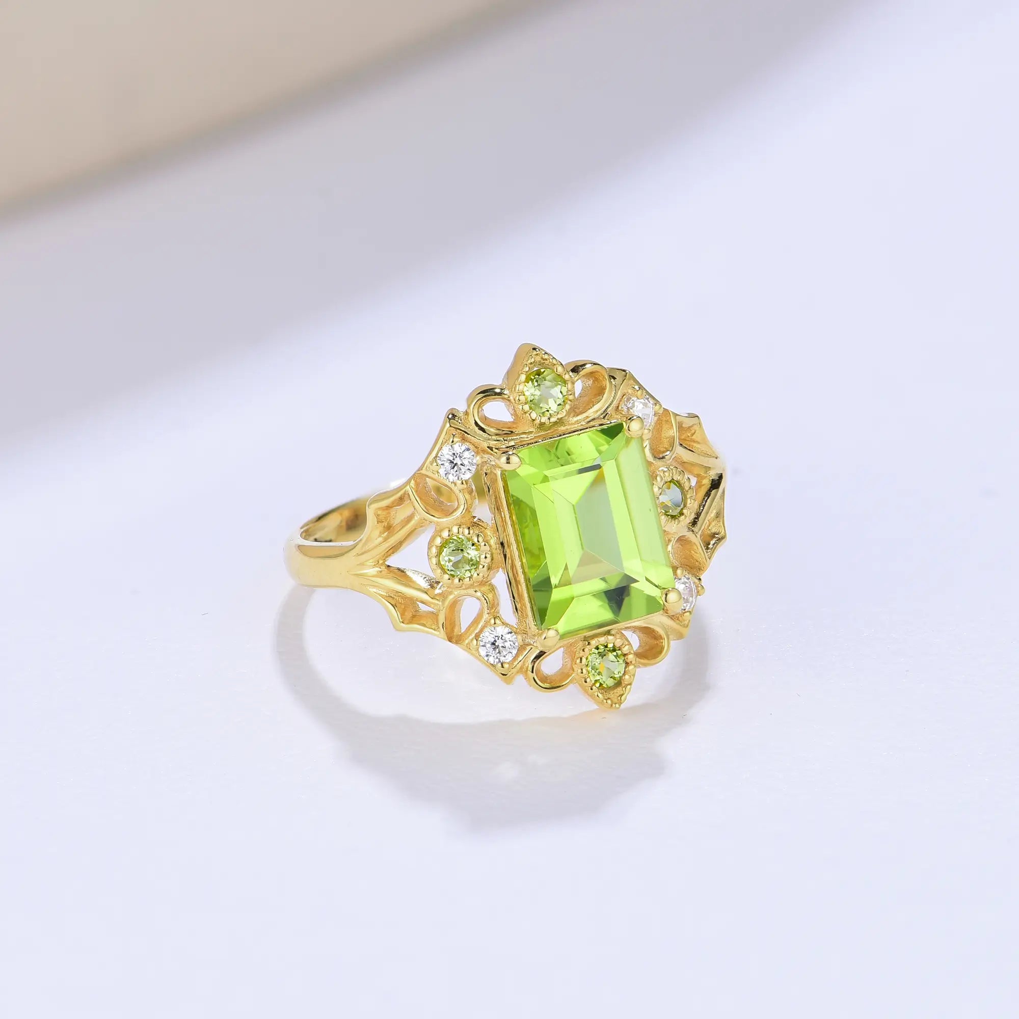 solid gold peridot diamond cocktail ring