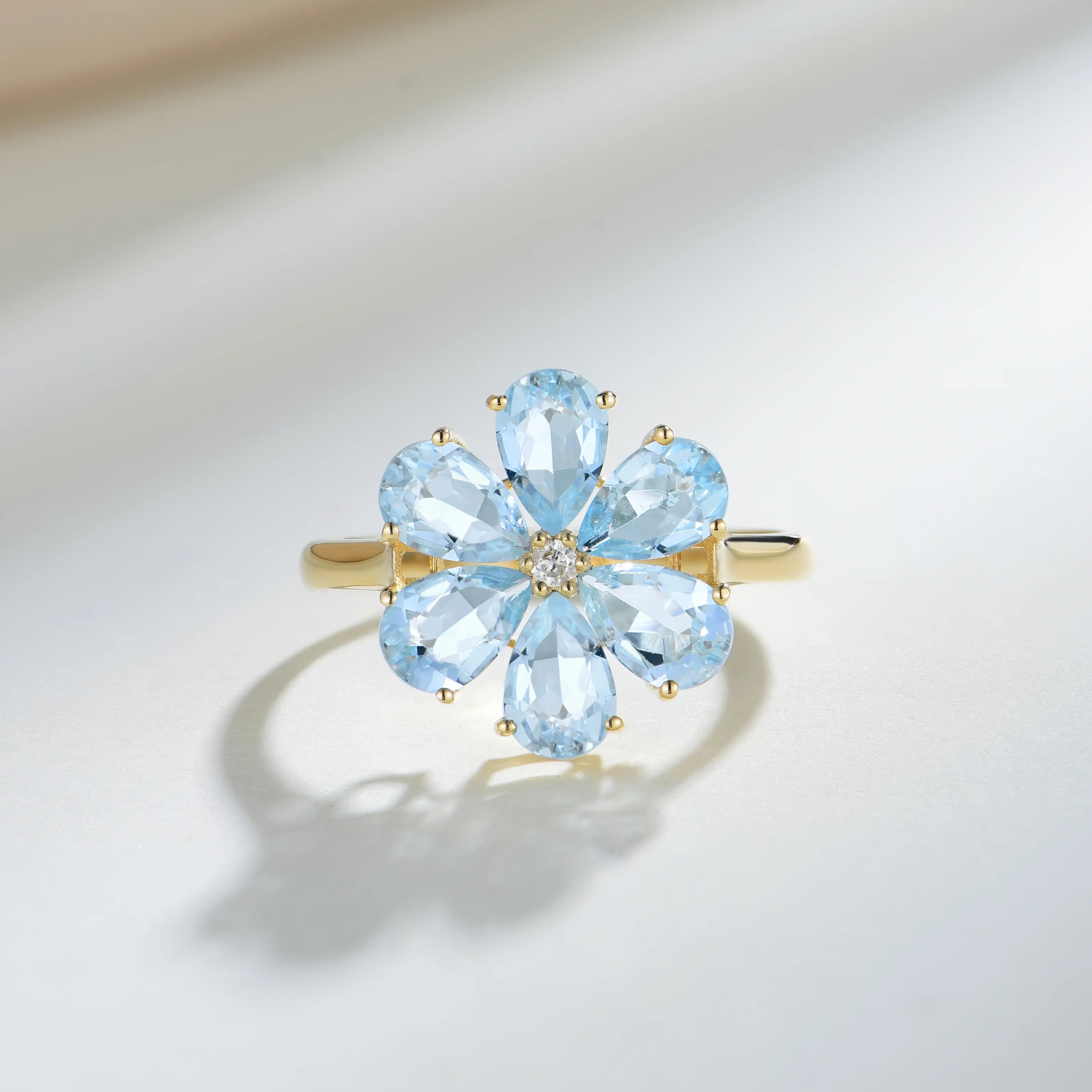 Flora Blossom Aquamarine Diamond Ring 14k yellow gold 