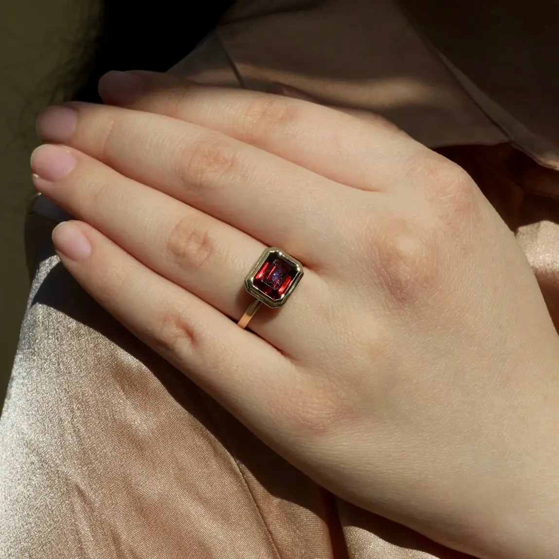 14k yellow gold red garnet ring