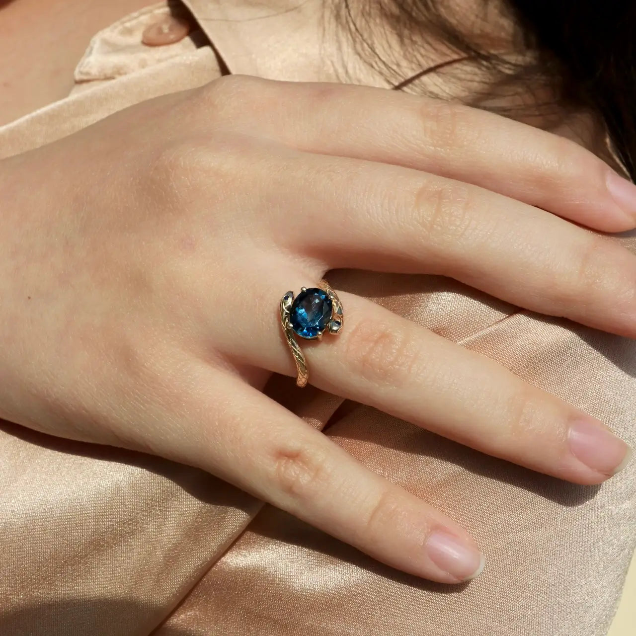 14kgold blue topaz ring