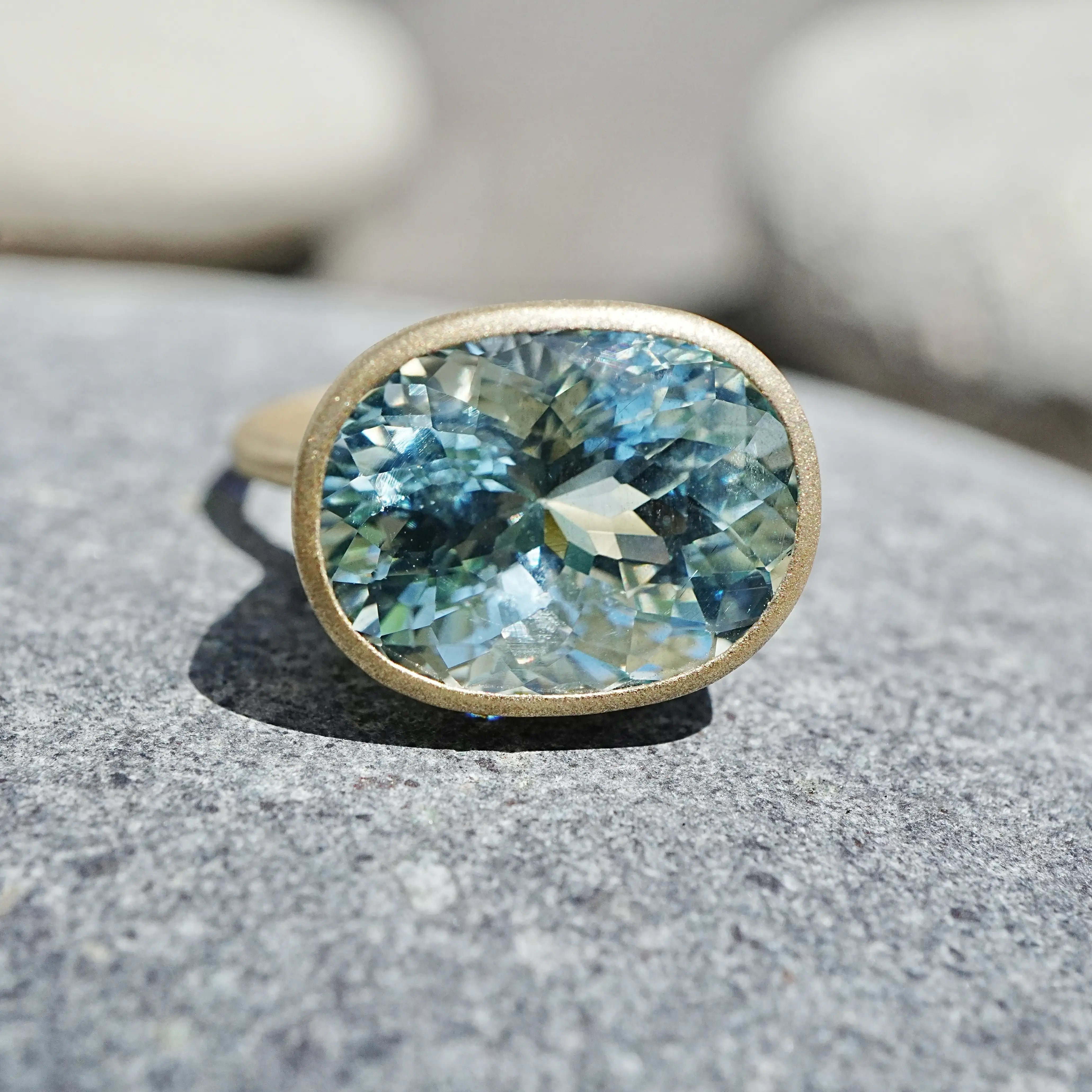 kai fine jewelry Aria Arch 8.57 ct AIGS Certified Aquamarine East-West Ring in 14k yellow gold size 7 (One-of-a-Kind)