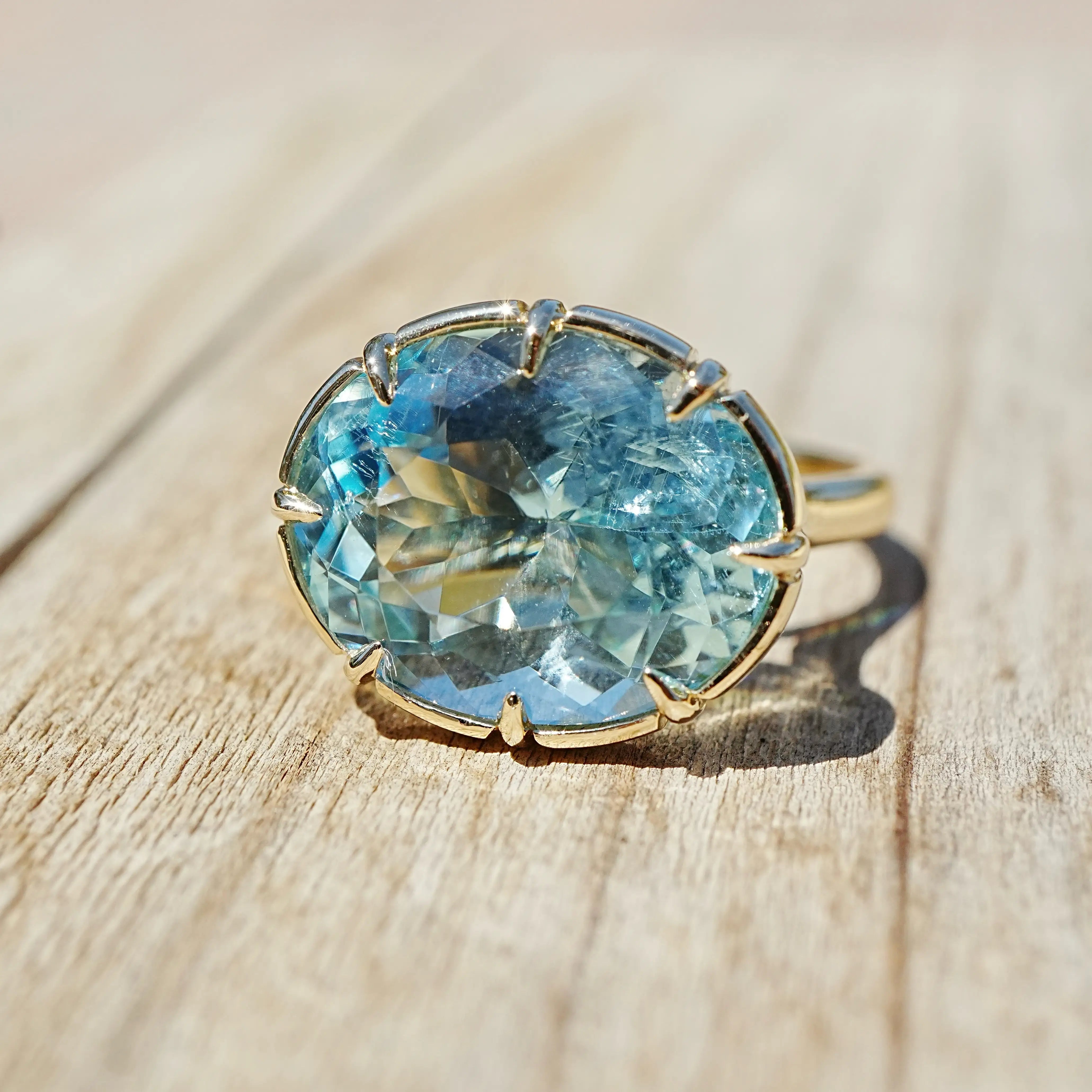 14k yellow gold Aurea AIGS Certified 9.93 ct Santa Maria Aquamarine East-West Ring