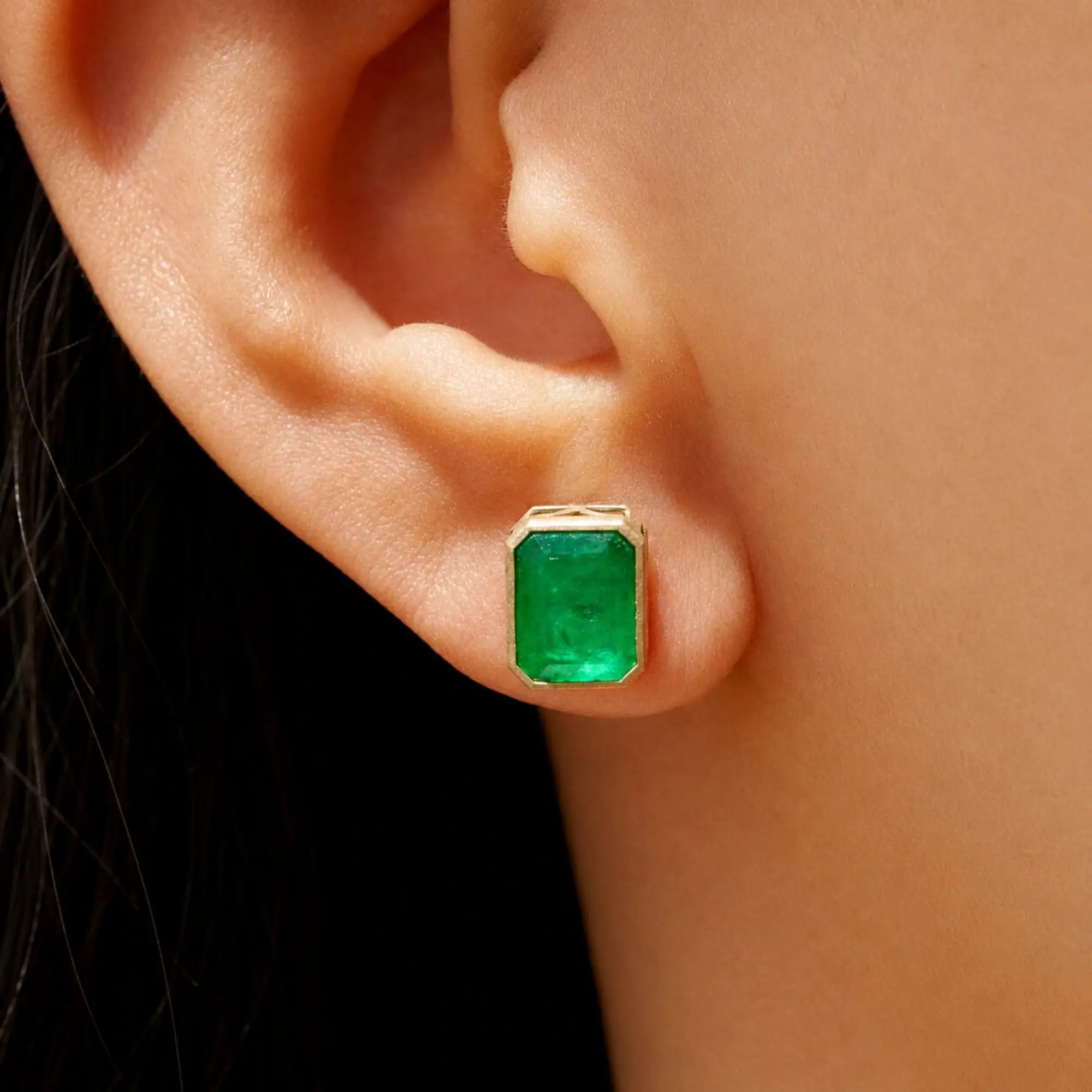 14k yellow gold Aria Arch 4.64 ctw Guild Certified Emerald Stud Earrings (One-of-a-Kind)