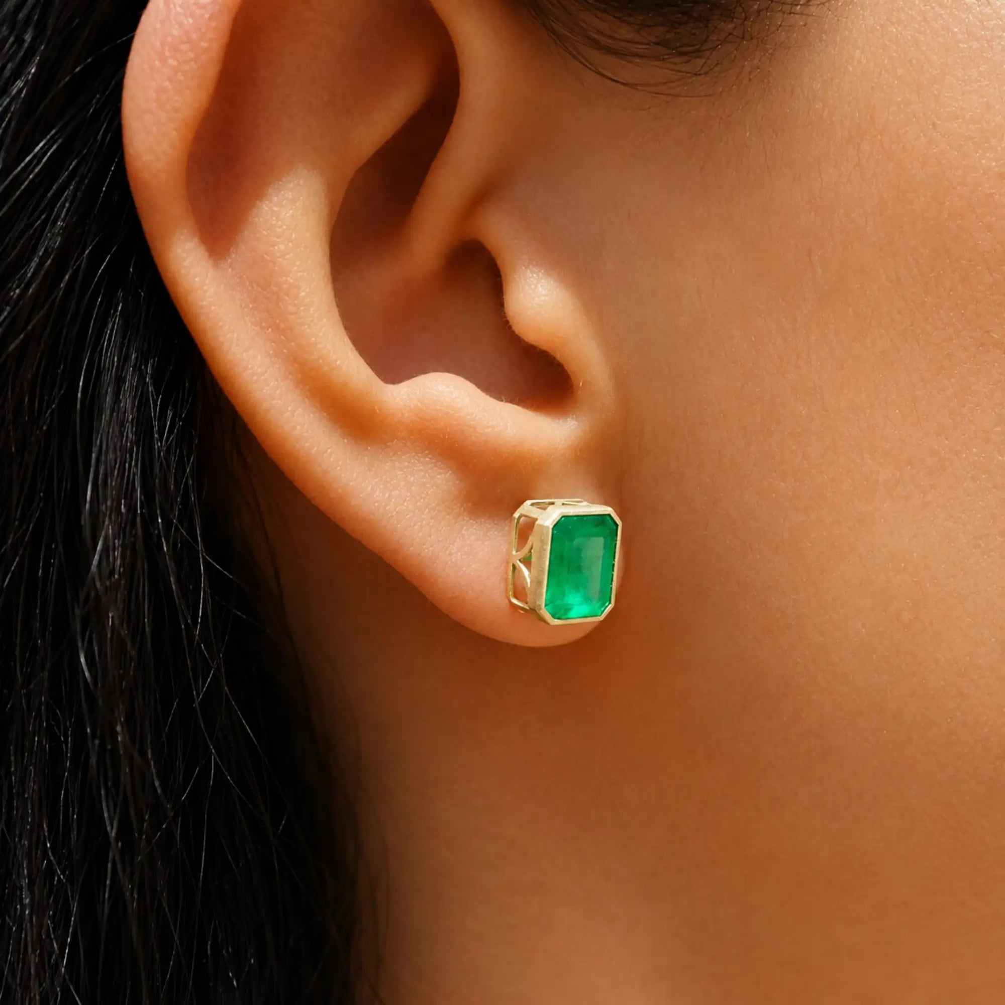 14k yellow gold Aria Arch 4.64 ctw Guild Certified Emerald Stud Earrings (One-of-a-Kind)