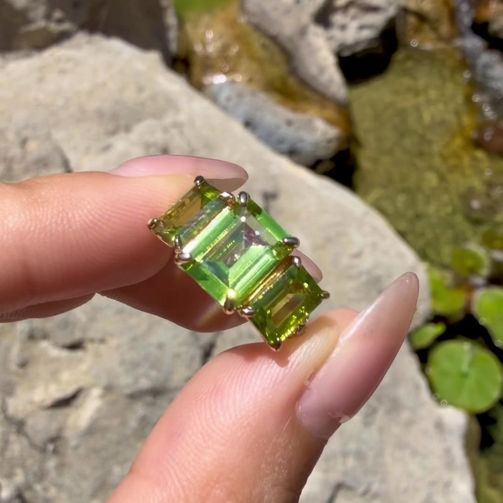 kai fine jewelry natural peridot & Diamond Three-Stone Ring in 14k yellow gold