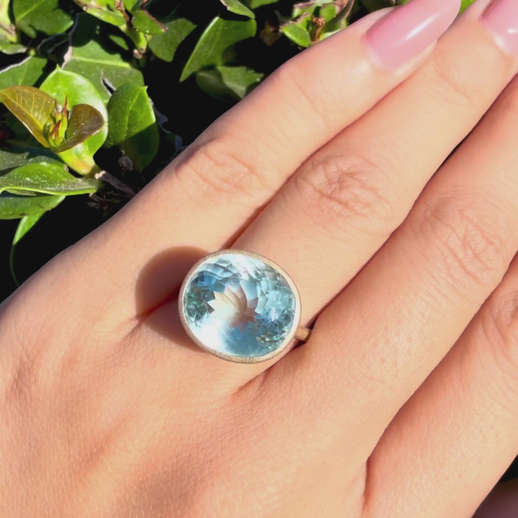 kai fine jewelry Aria Arch AIGS Certified 8.93 ctw Natural Santa Maria Aquamarine East-West Ring (One-of-a-Kind)